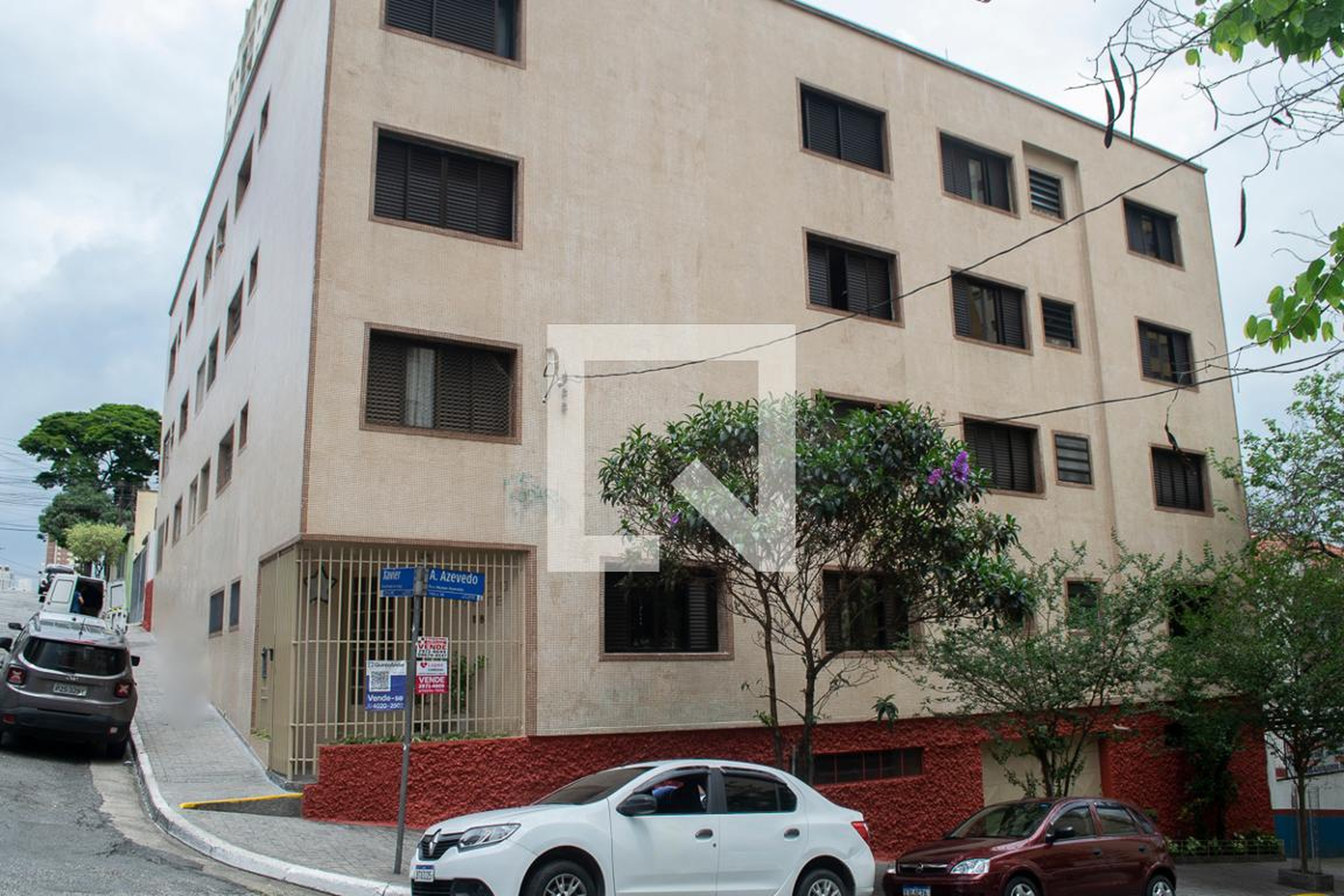 Fachada Condomínio em Rua Aluísio Azevedo, 158