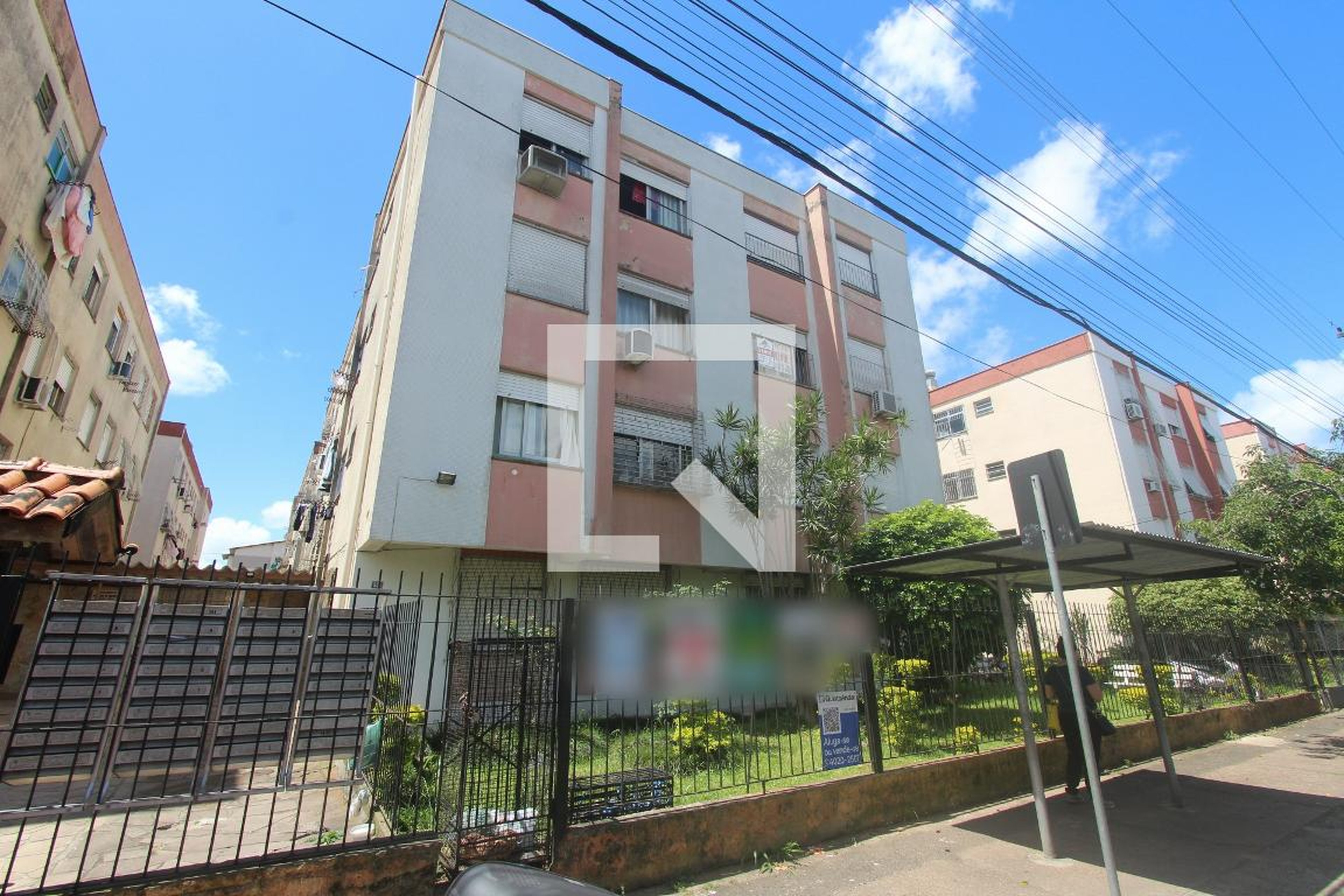 Fachada do Condomínio Condomínio em Rua Carlos Estevão, 505