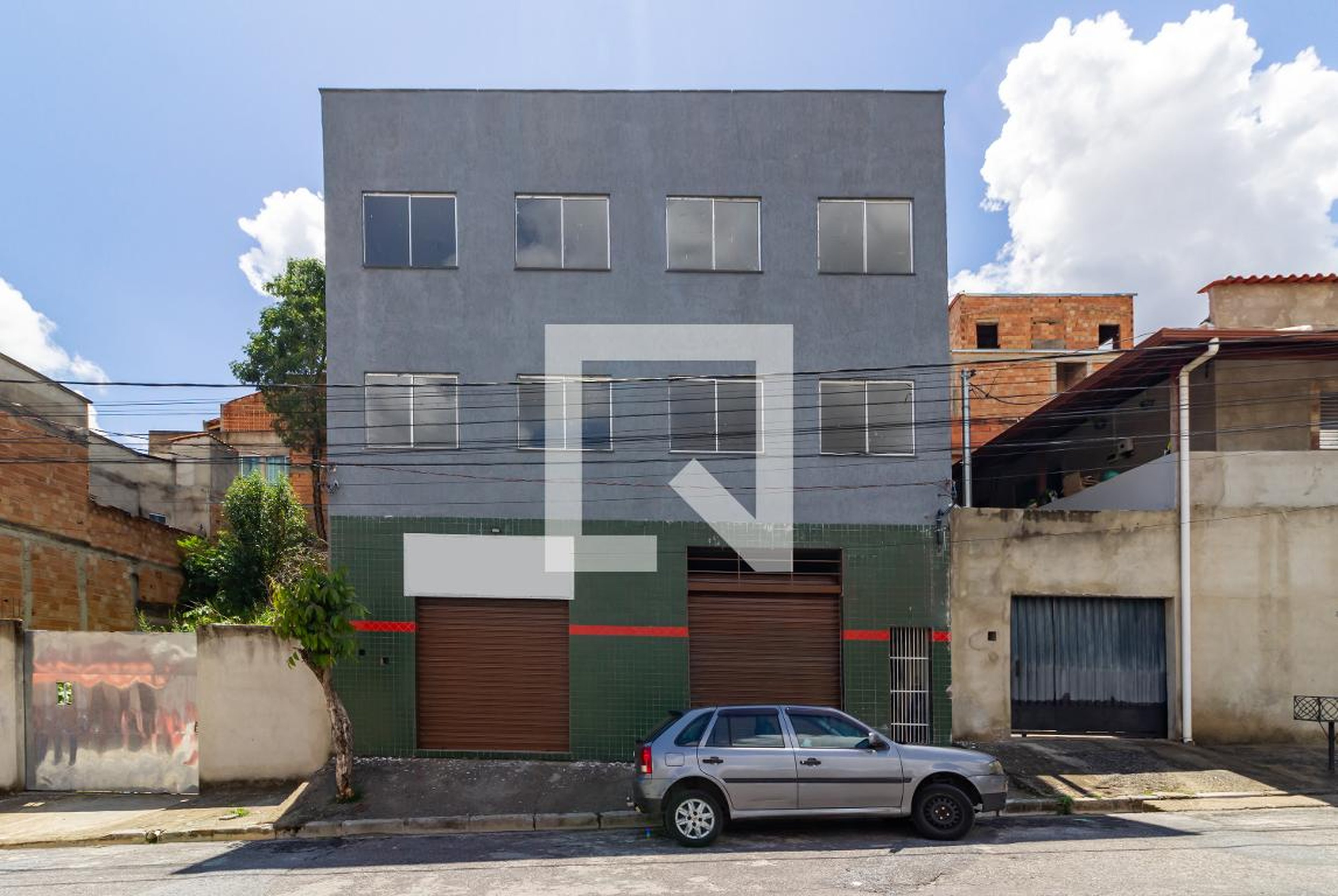 Fachada Condomínio em Rua Ely de Oliveira Chaves, 445