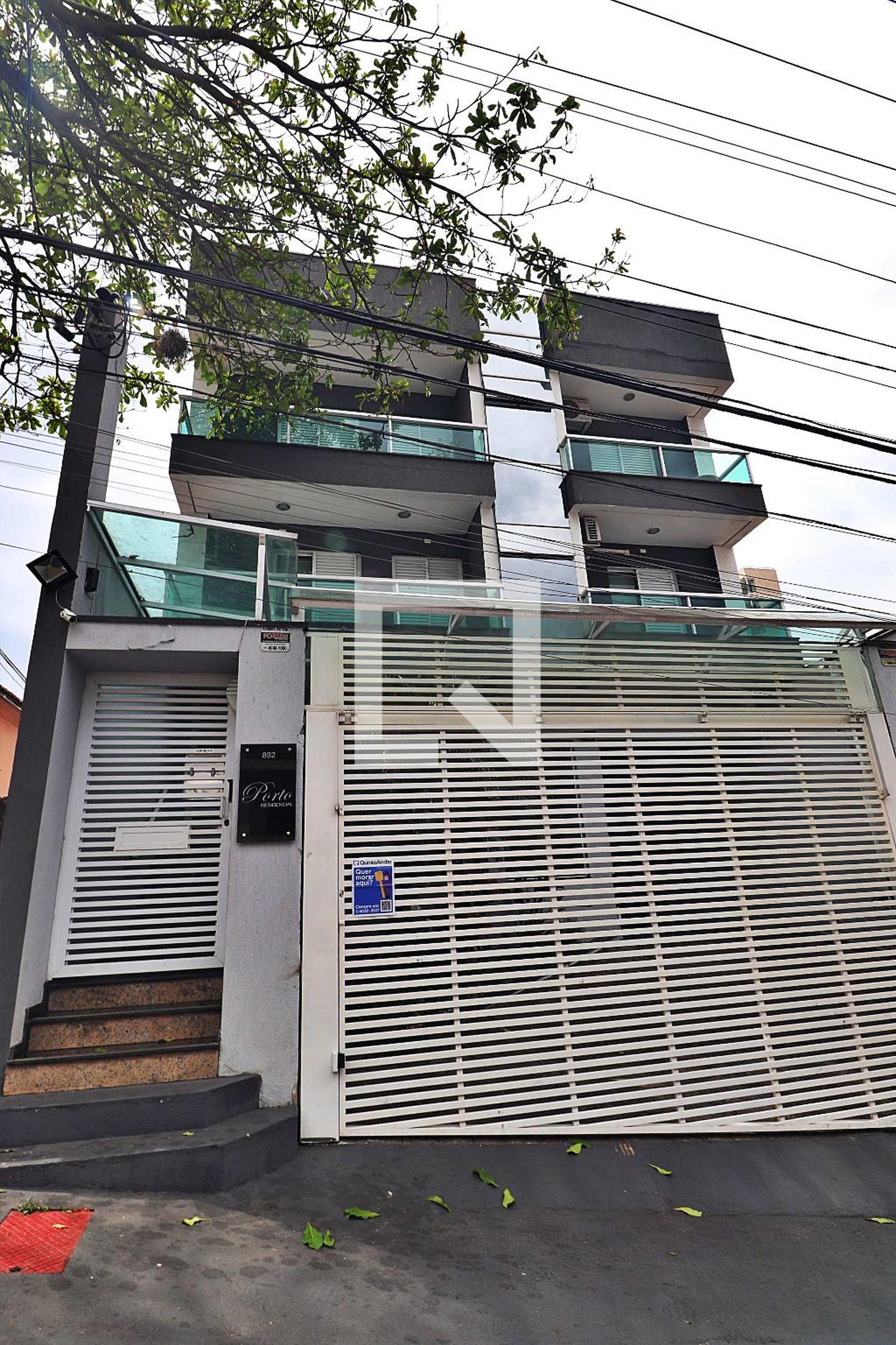 Fachada Condomínio em Rua Porto Carrero, 892