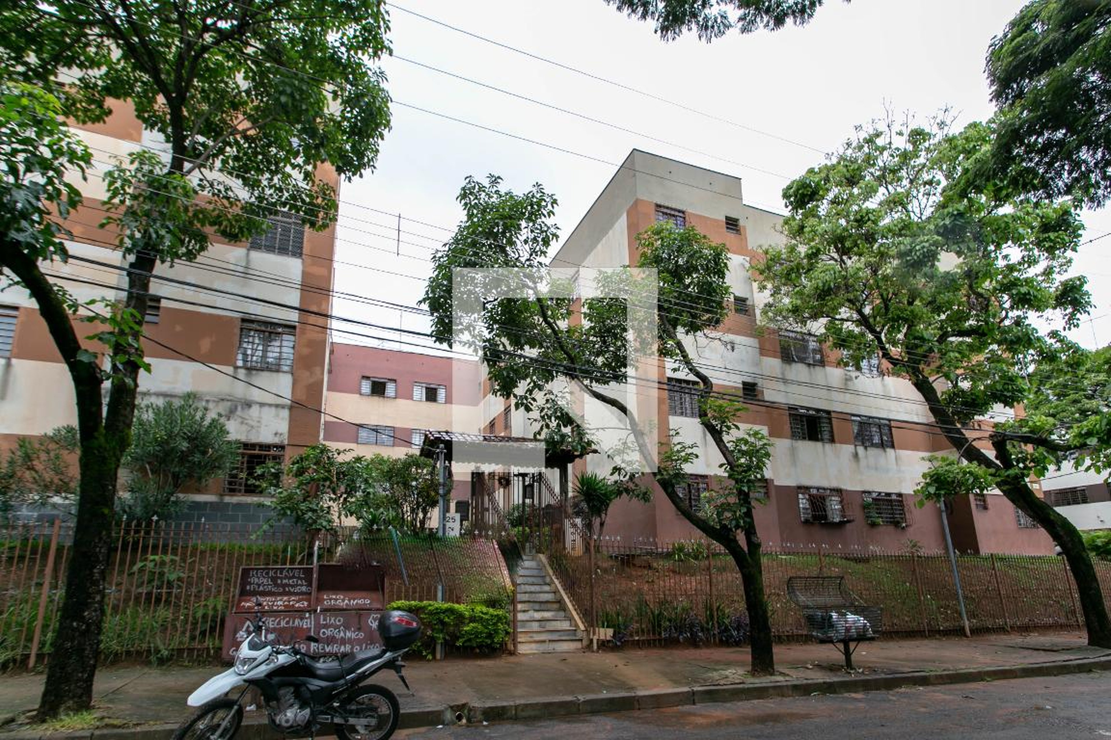 Fachada Condomínio Conjunto Residencial Sarandi I Quadra 70