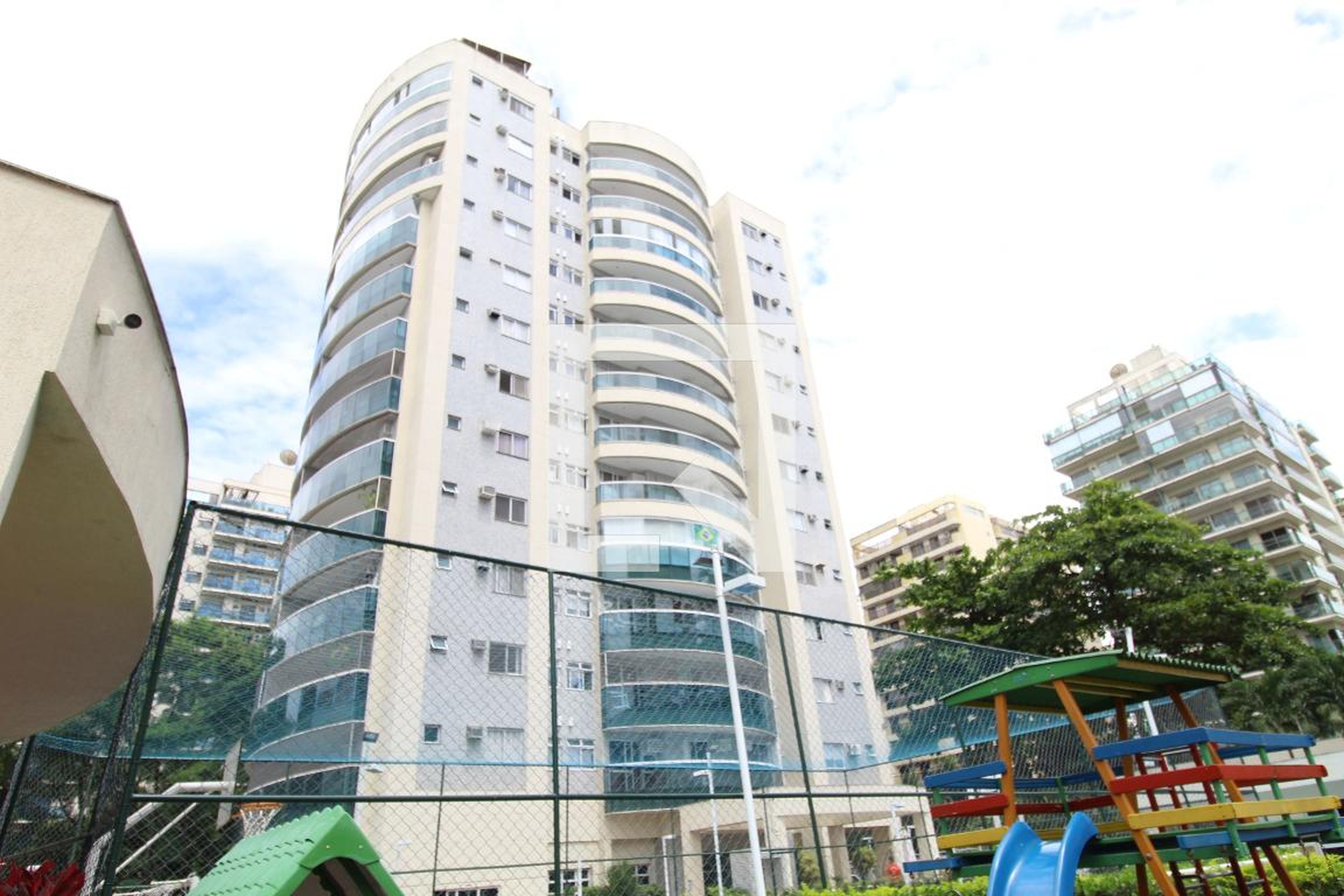 Fachada do Prédio Condomínio Villa de España