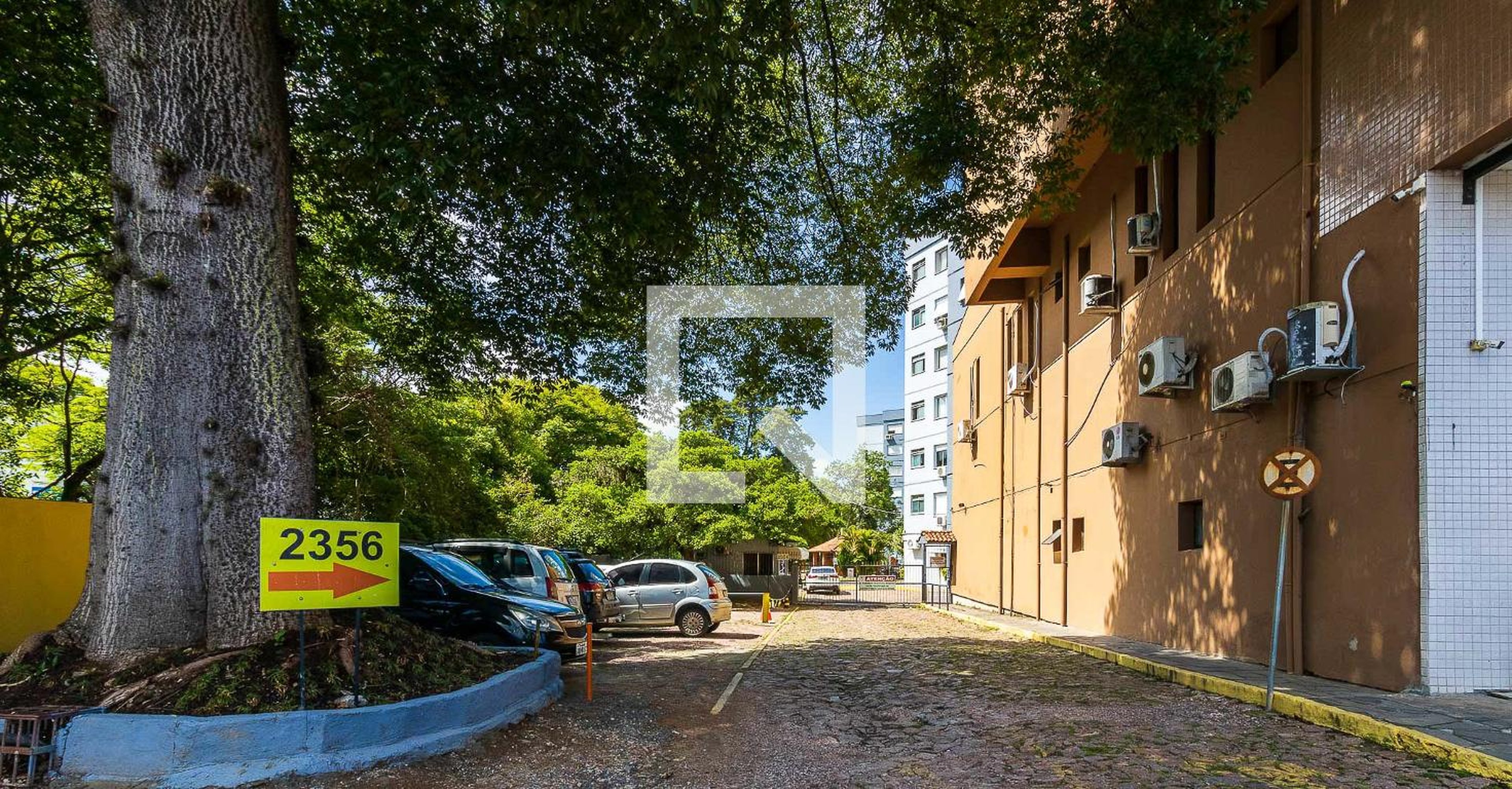 Fachada Condomínio em Avenida da Cavalhada, 2359