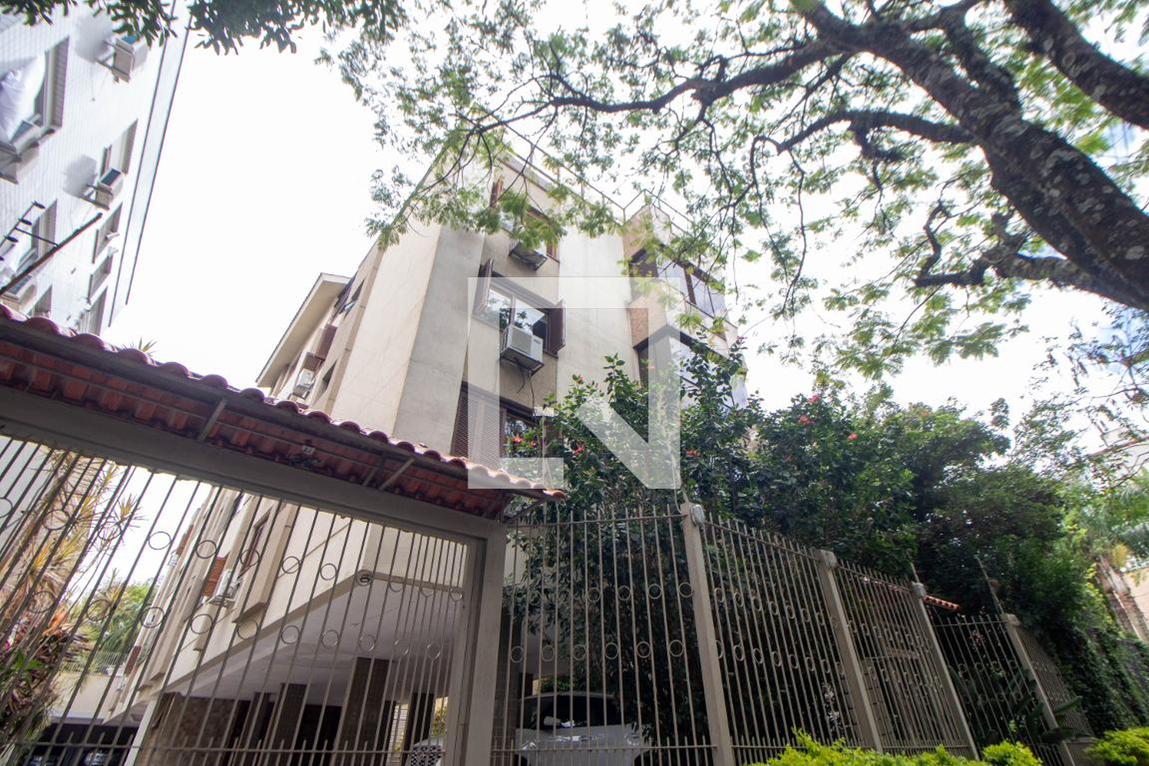 Fachada Condomínio em Rua Lagoinha, 103