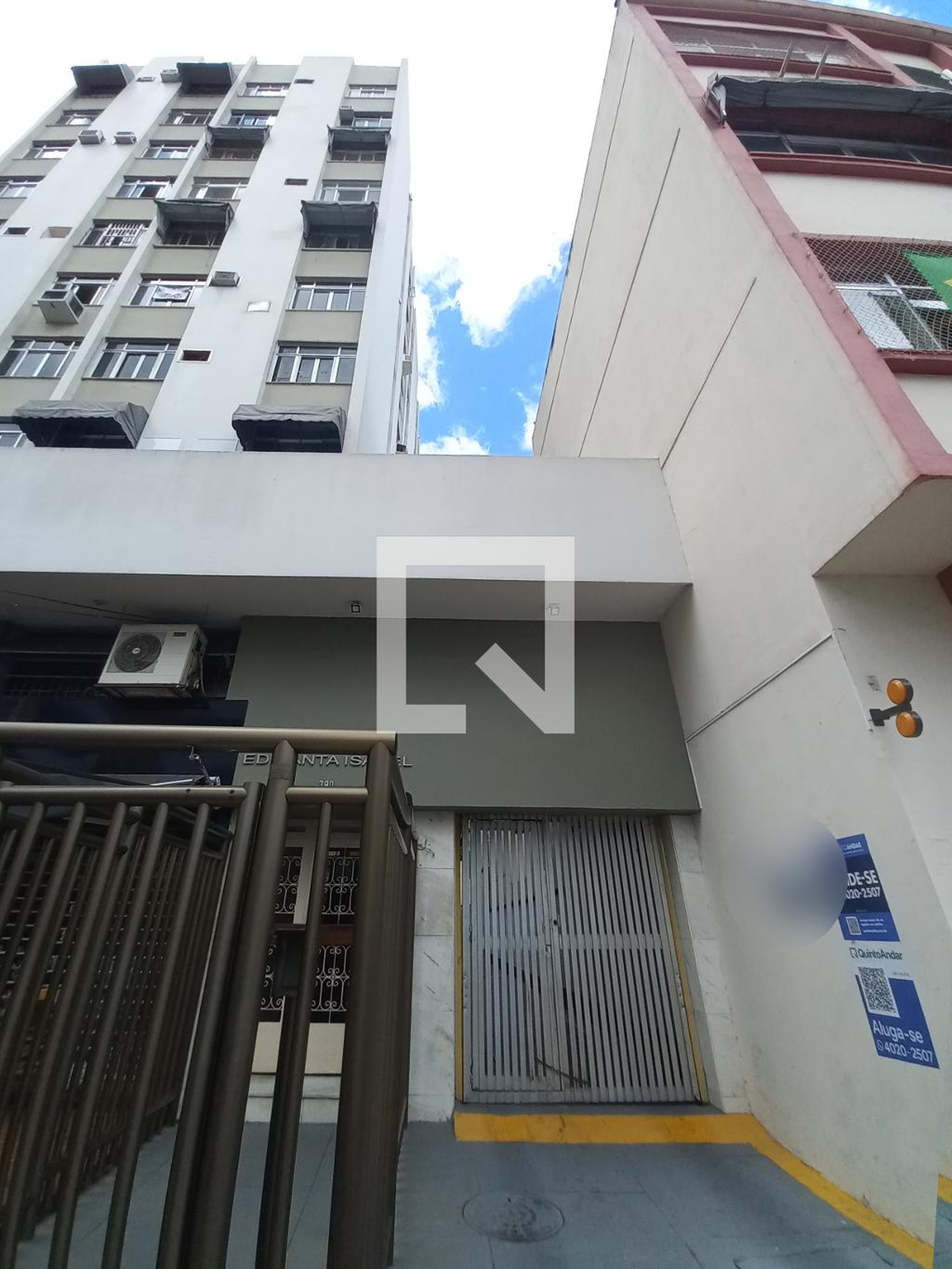 Fachada Condomínio em Rua Pereira Nunes, 390