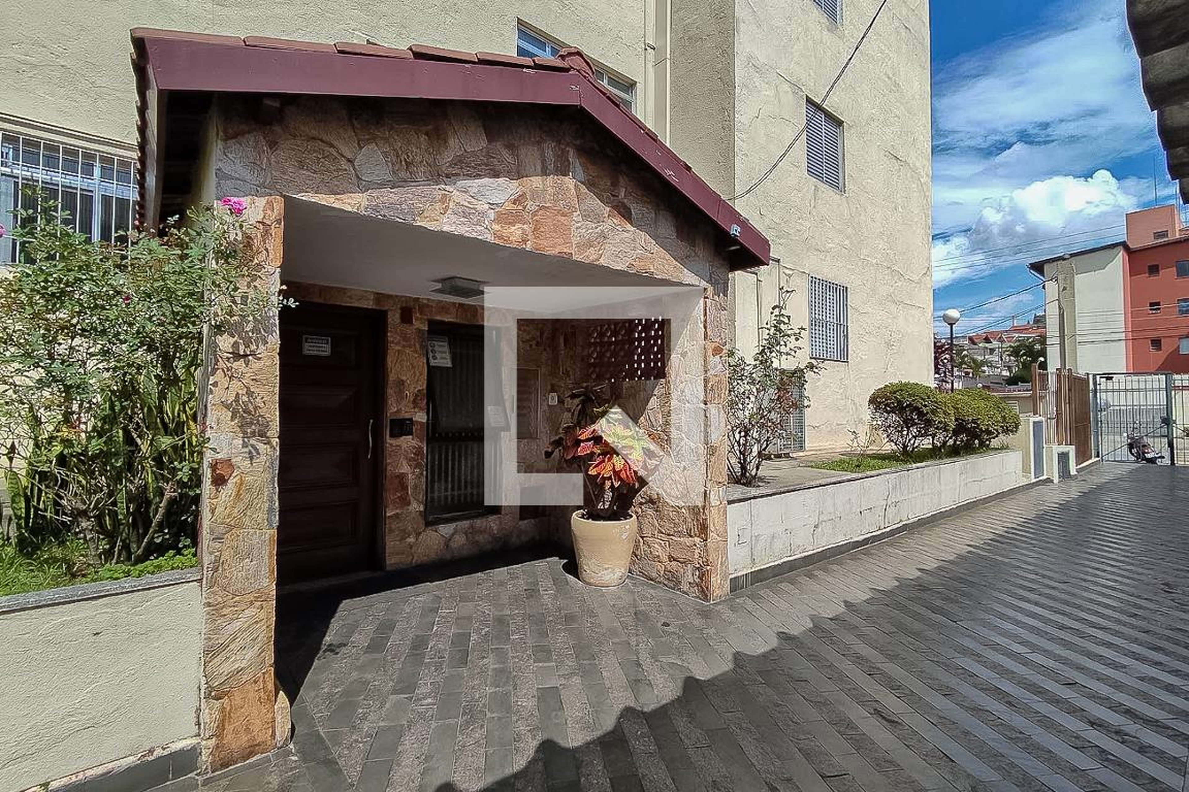 Entrada - Edifício Geneve