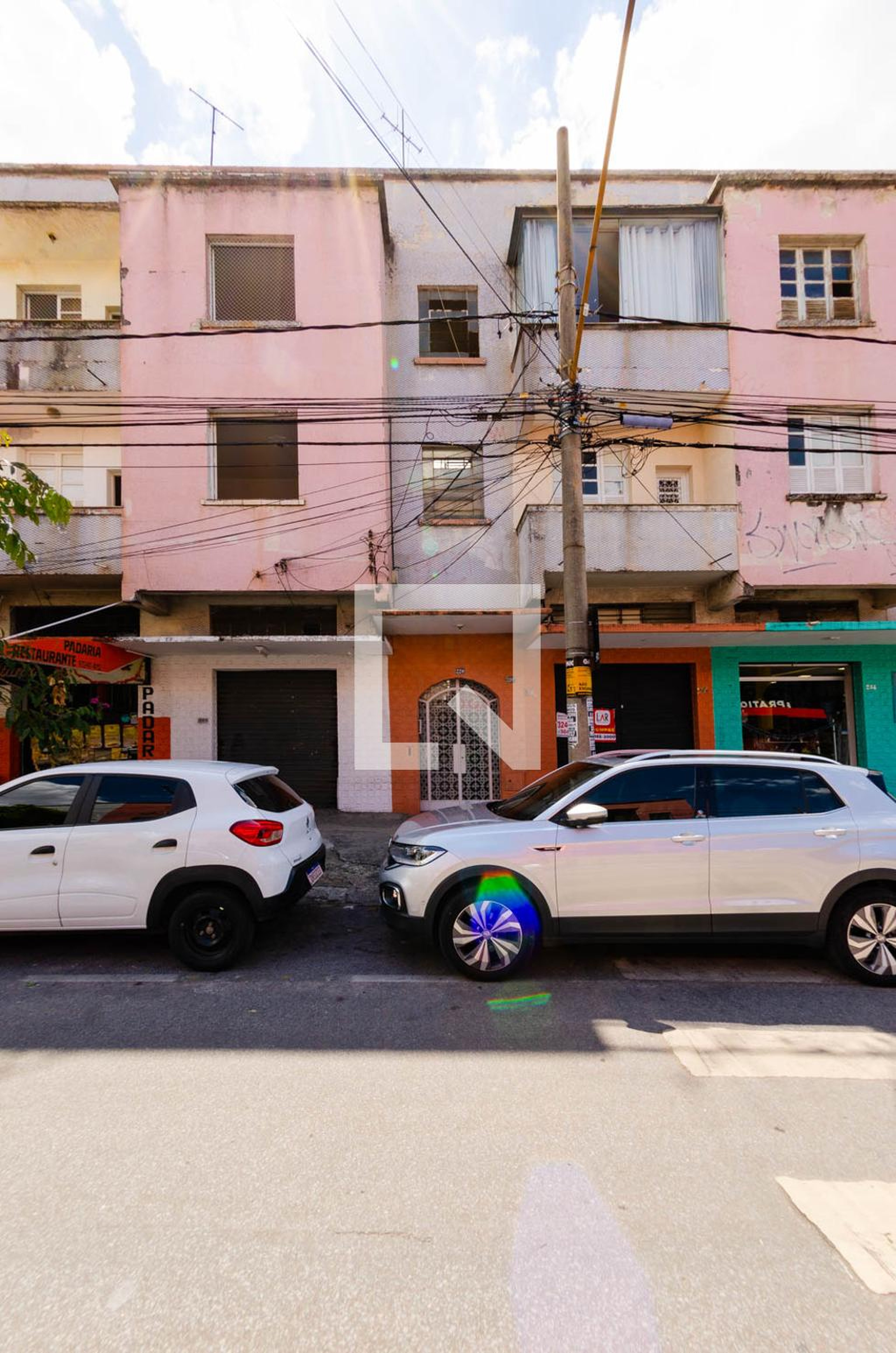 Fachada Condomínio em Avenida Francisco Sá, 220