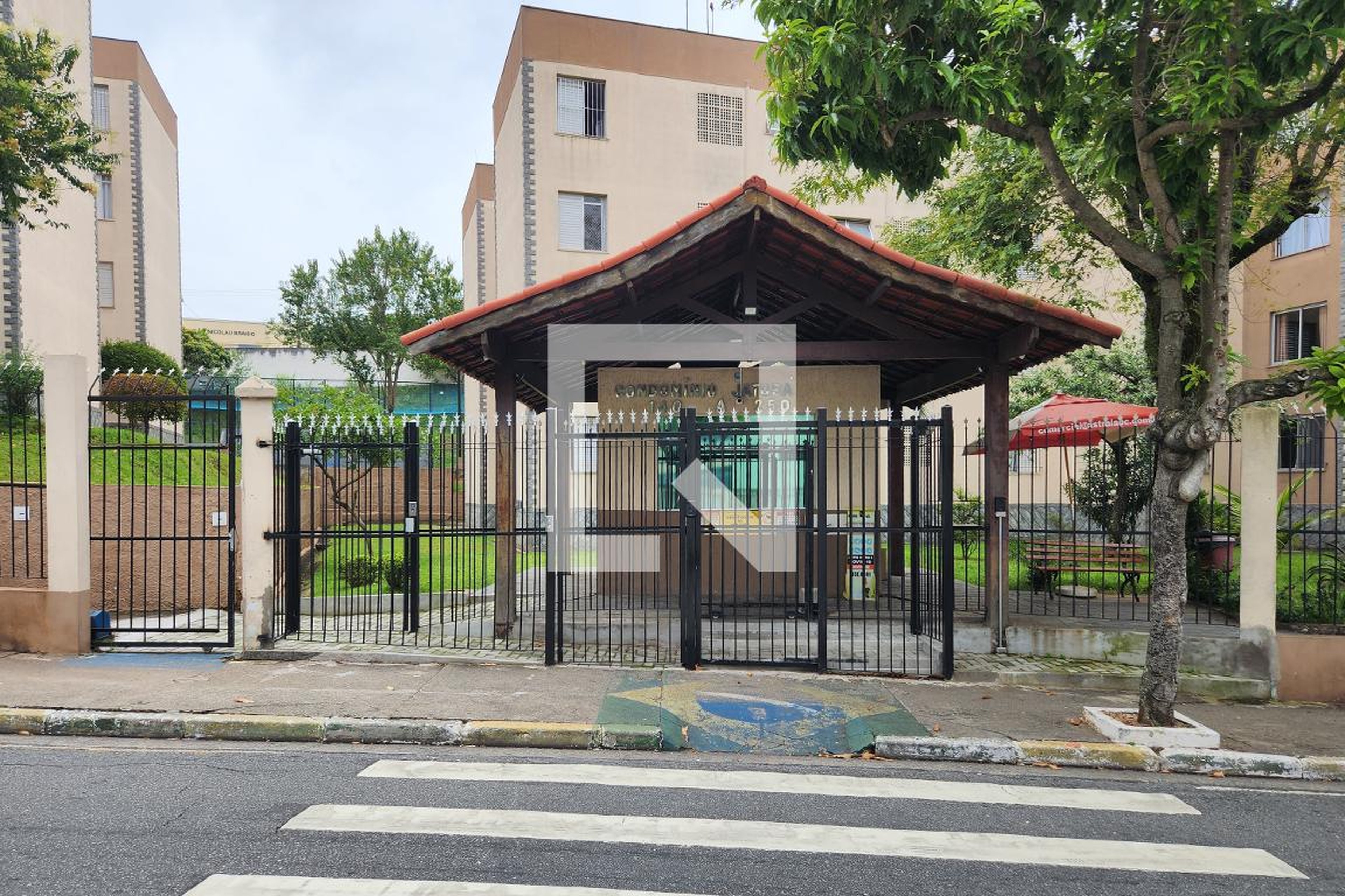 Fachada do Condomínio Condomínio Jatobá