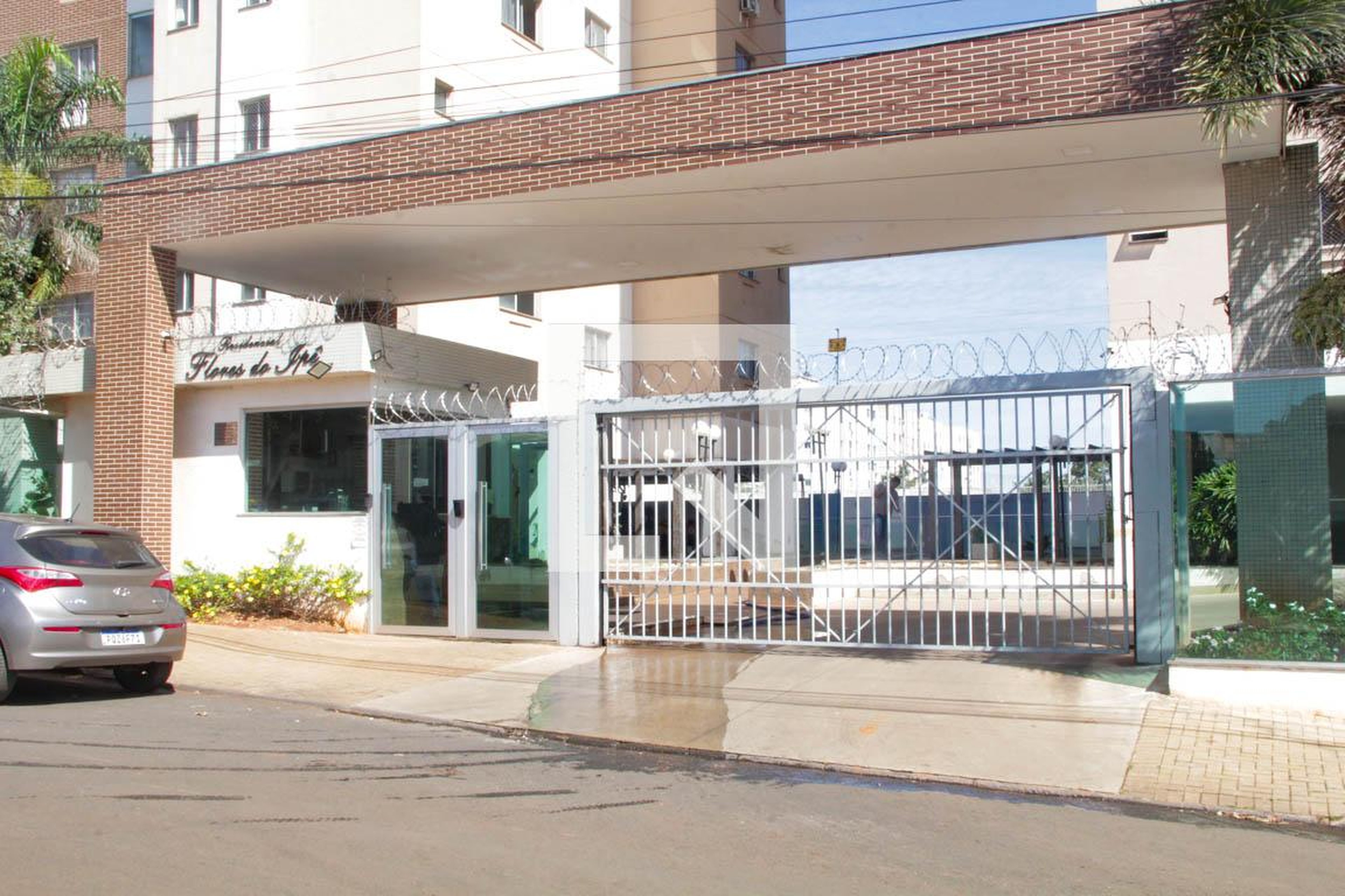 Fachada Condomínio Flores do Ipe