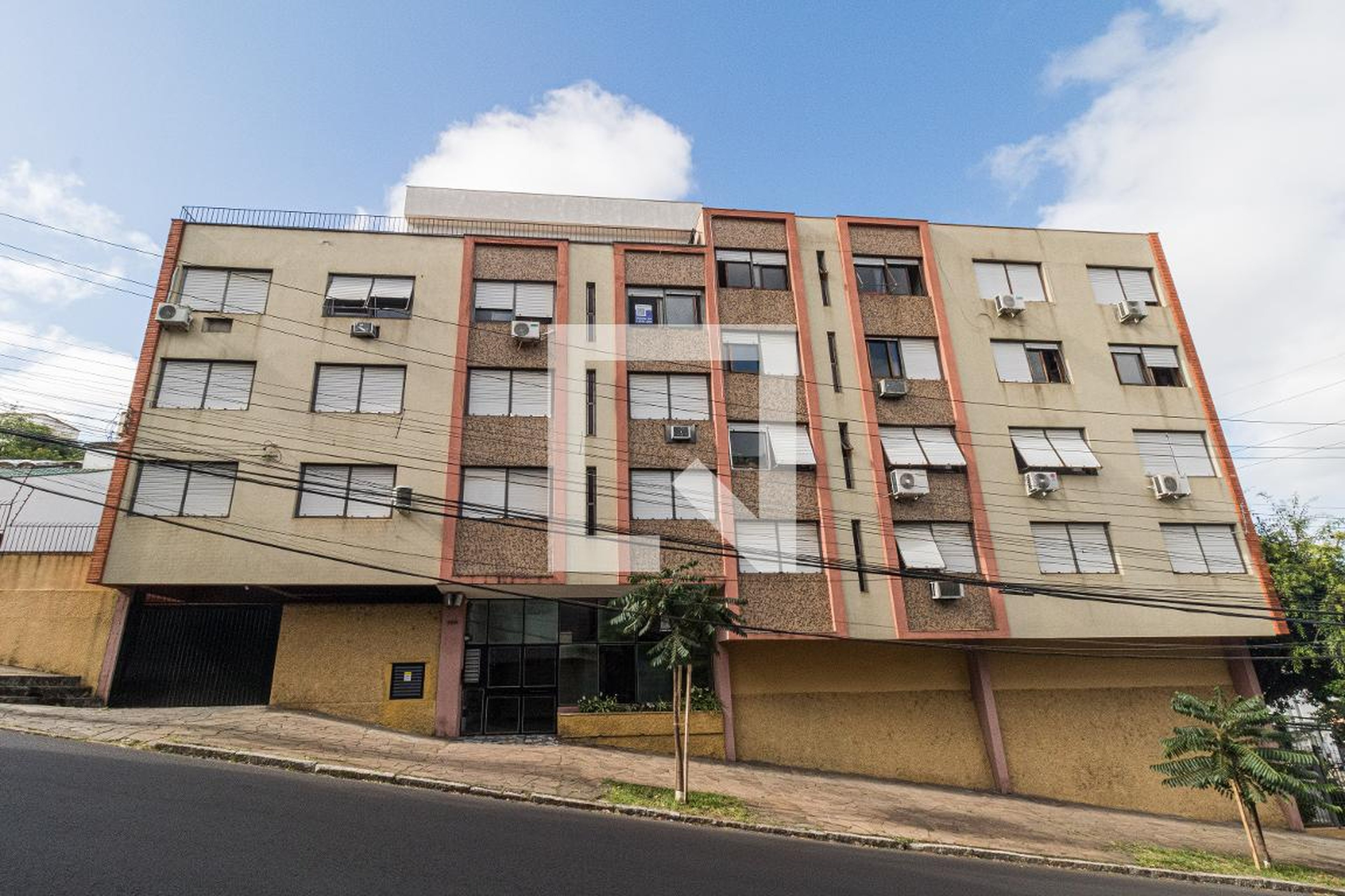 Fachada do Prédio Condomínio em Rua Felipe de Oliveira, 705