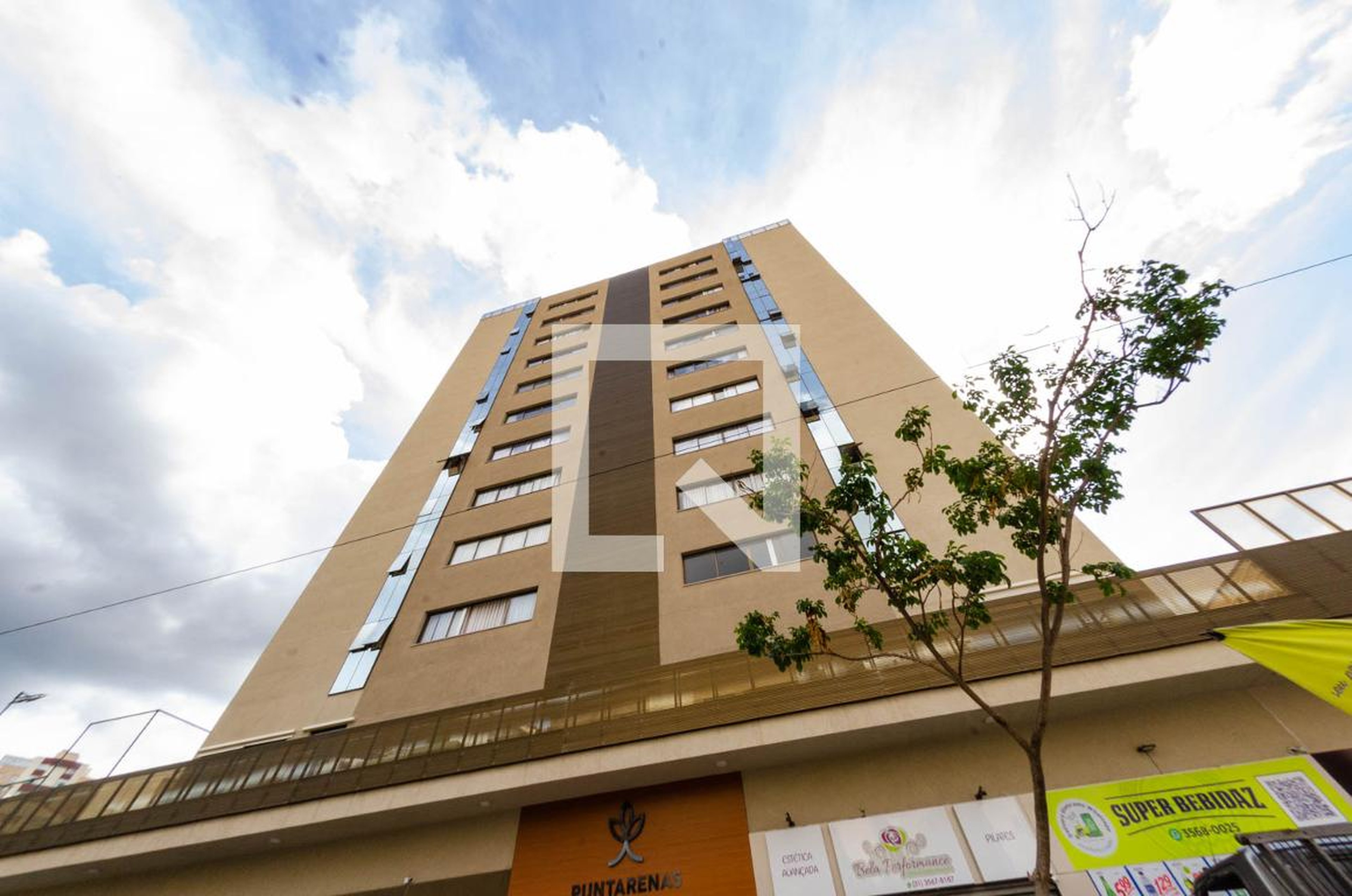 Fachada Condomínio em Rua Maria Heilbuth Surette, 207