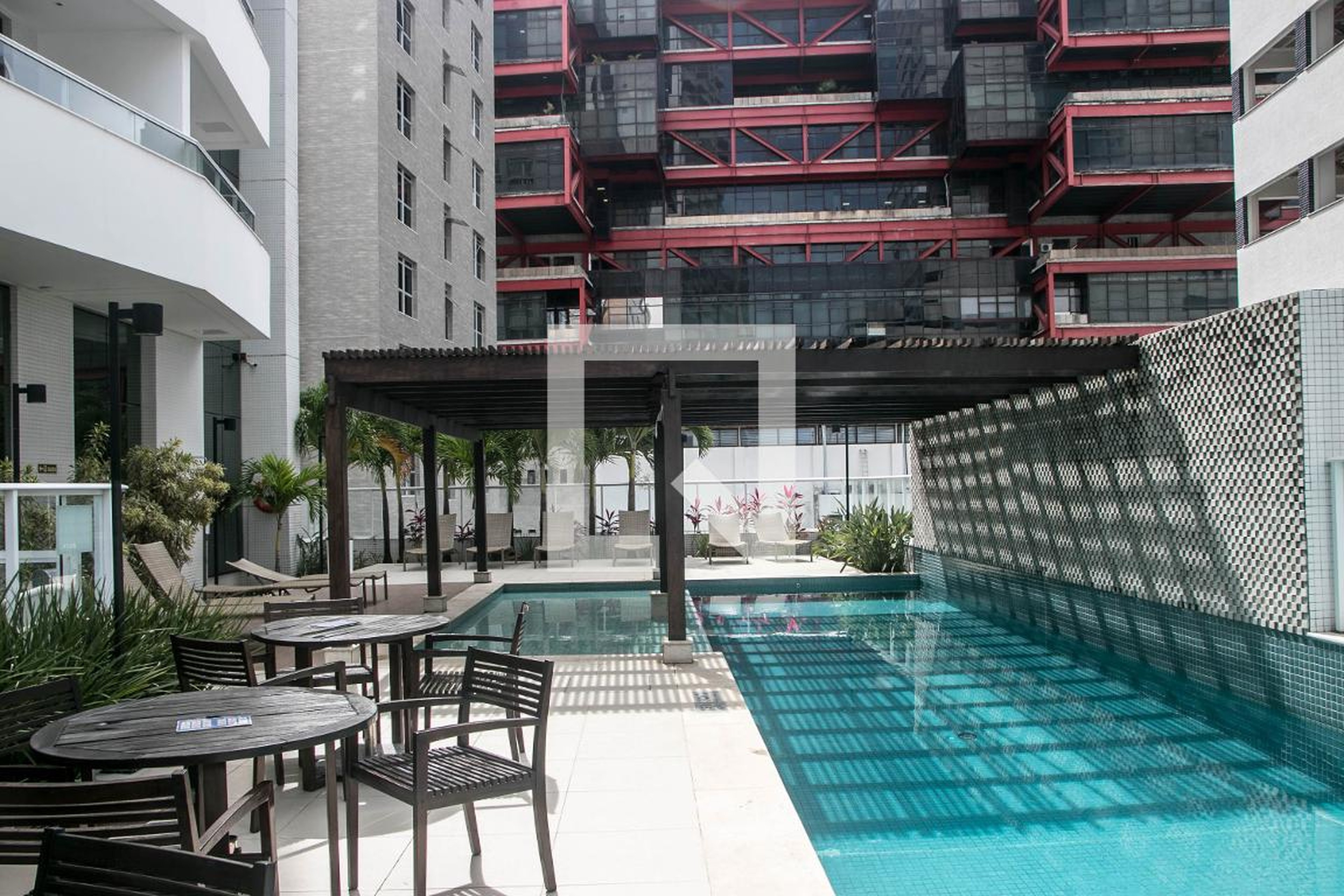 Piscina - Astron Hotéis