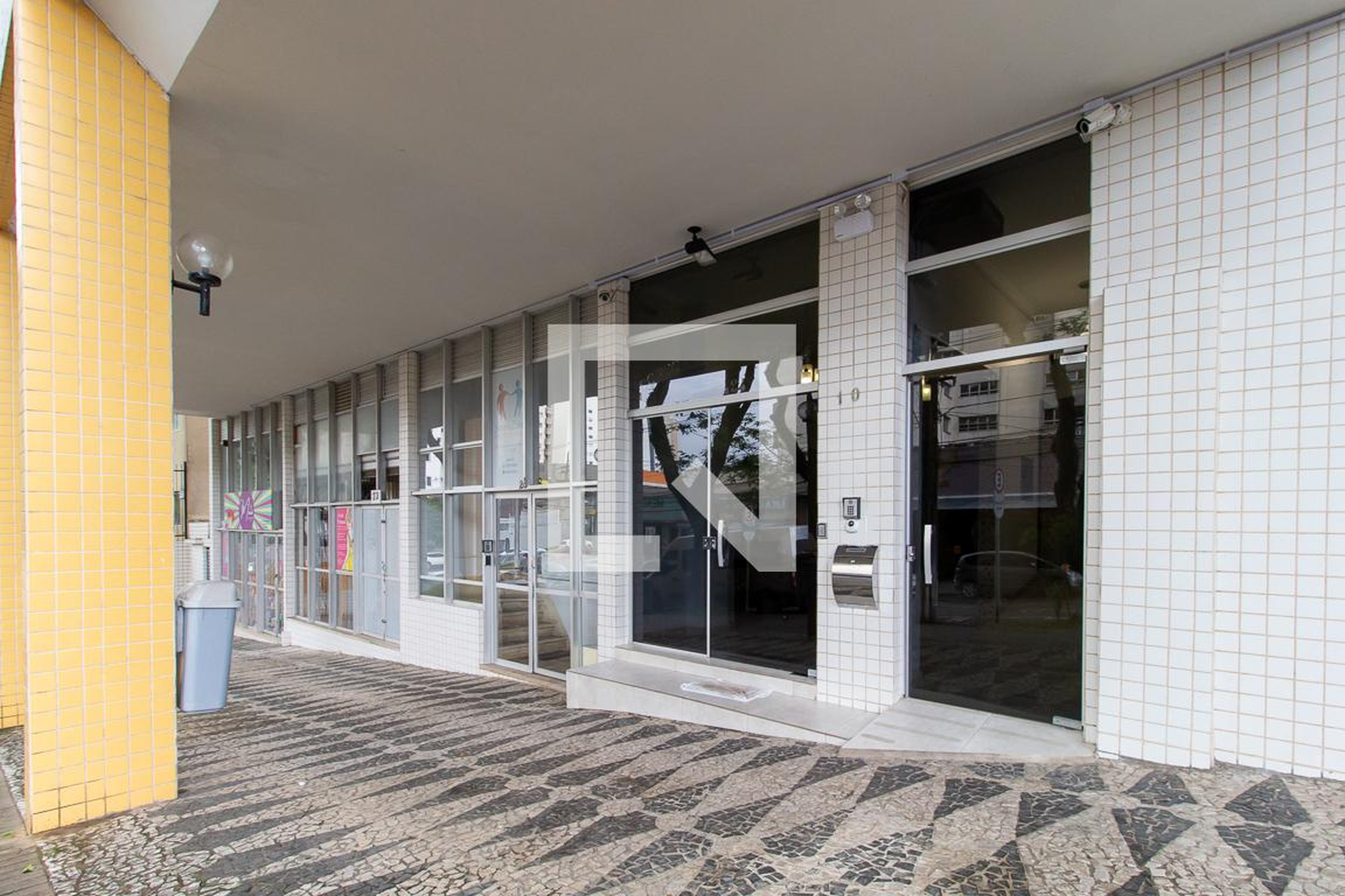 Fachada Condomínio em Rua Morretes, 24