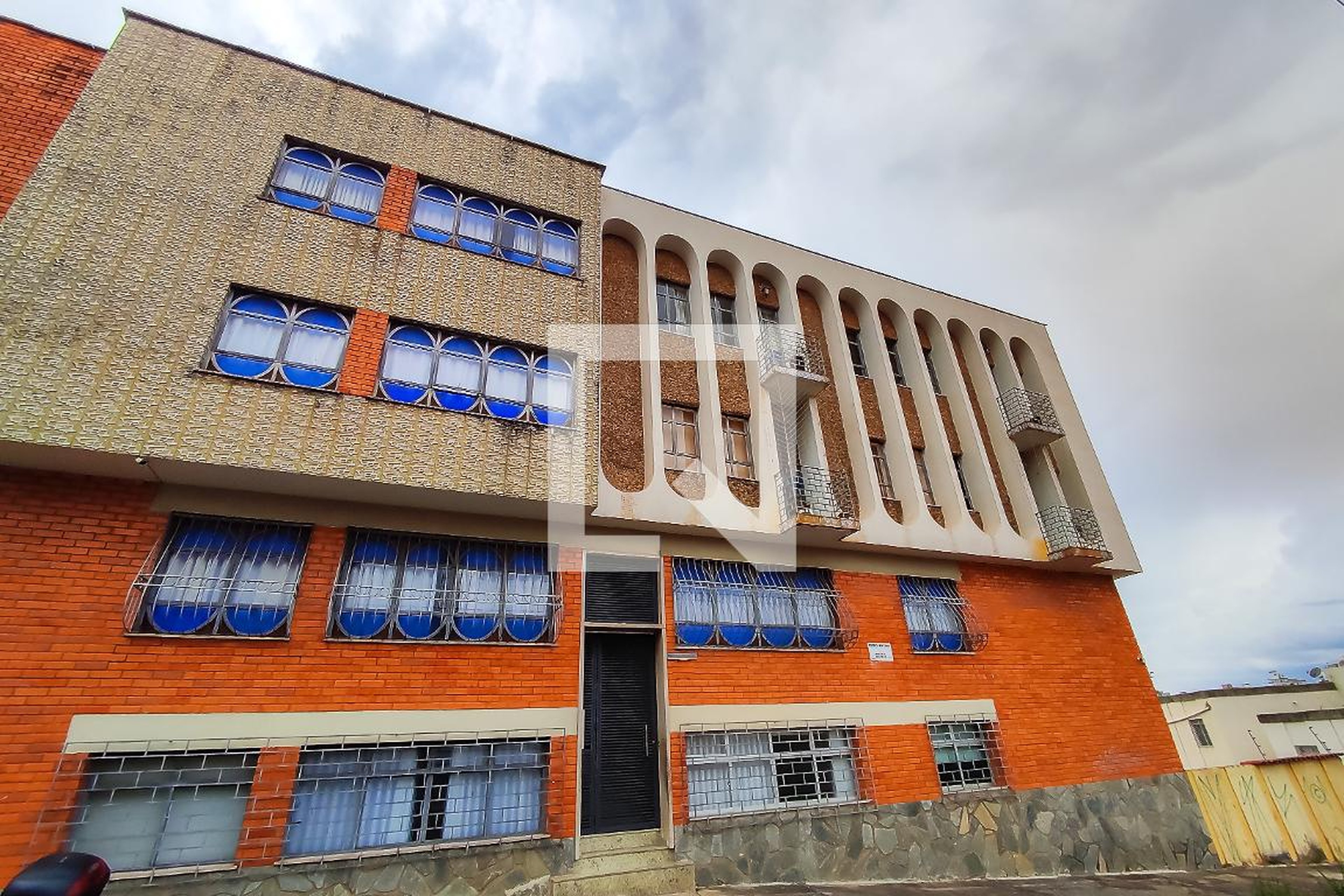 Fachada Condomínio em Rua Taquari, 200