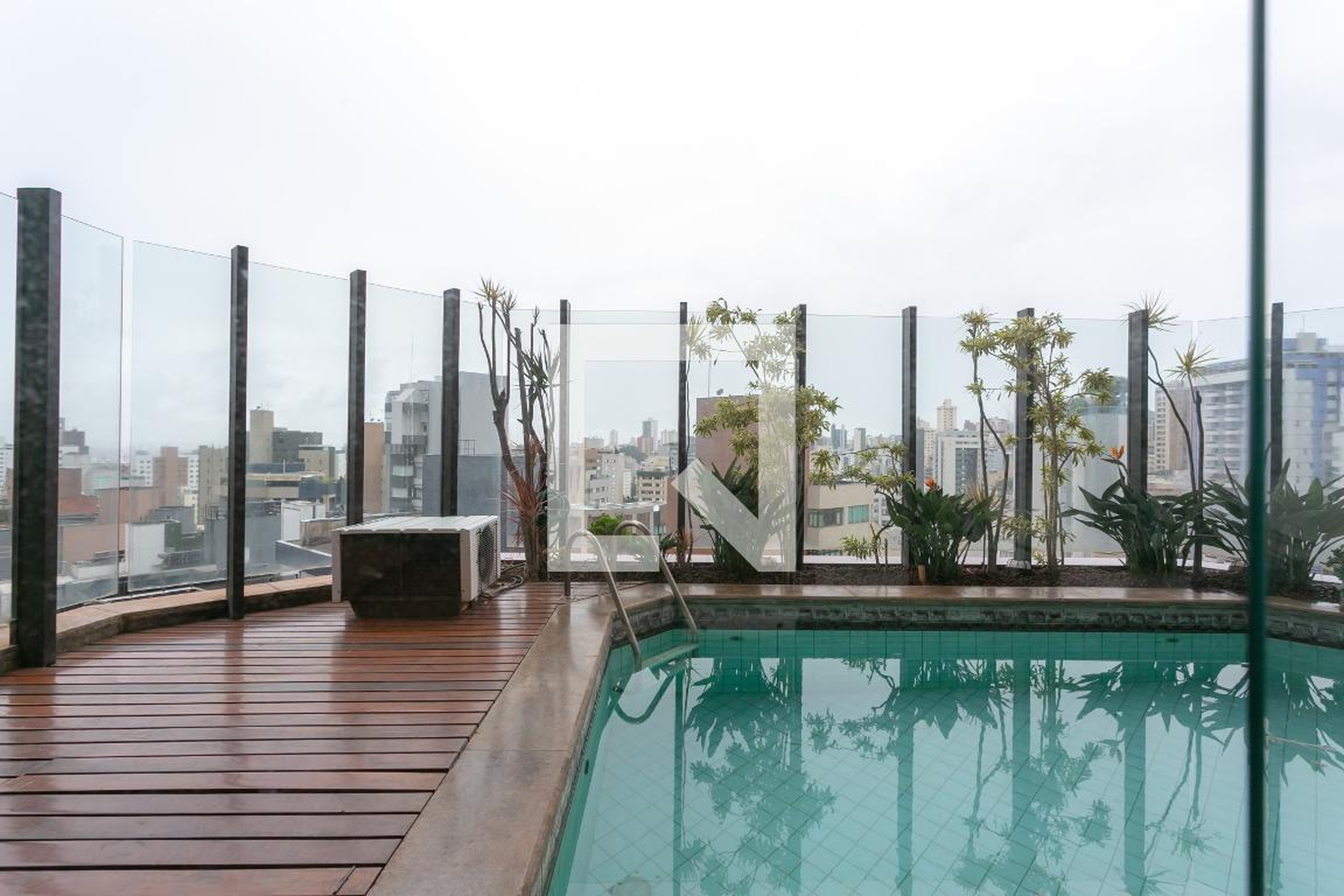 Piscina - Edifício Parc Royal