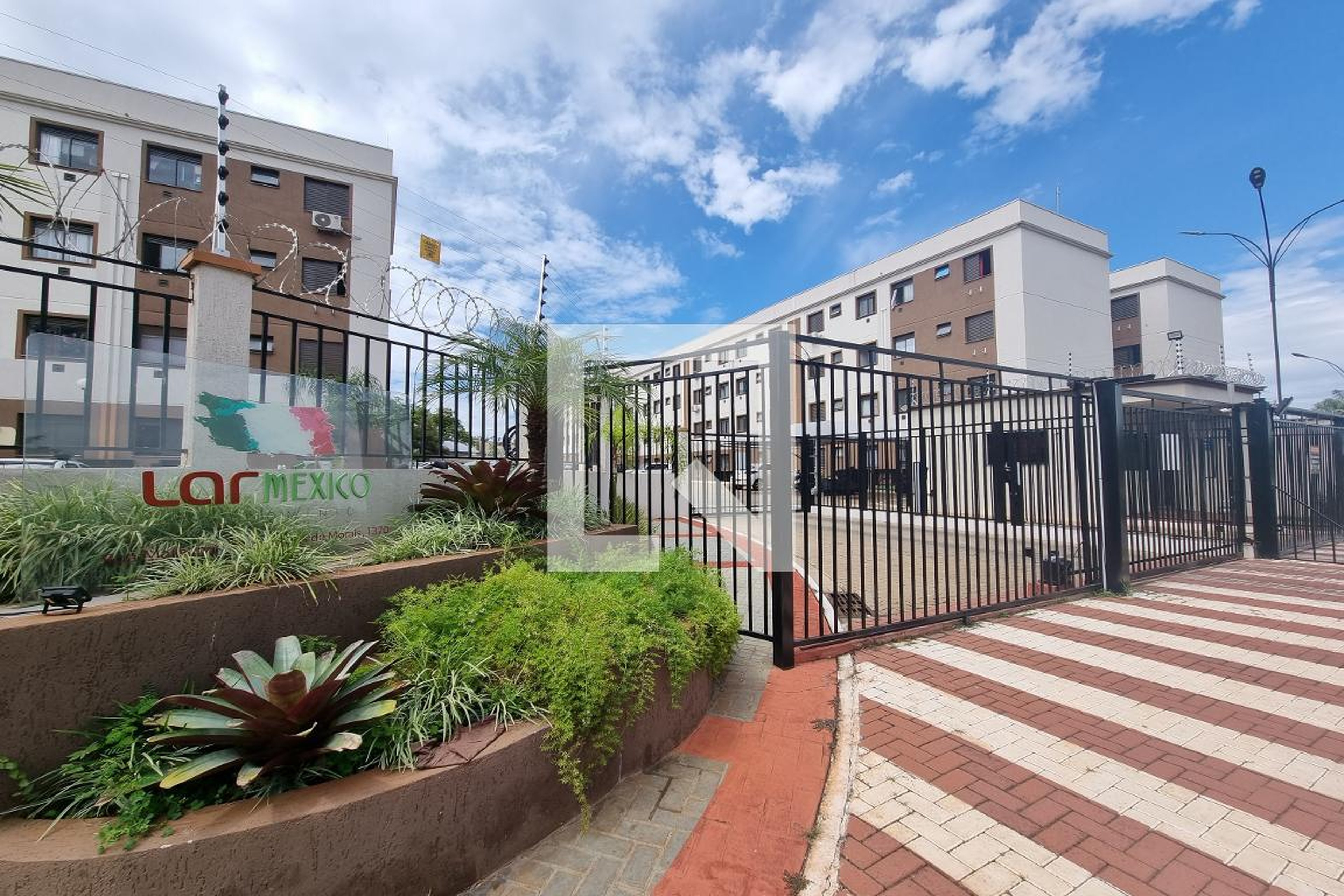 Fachada do Condomínio Condomínio Lar México