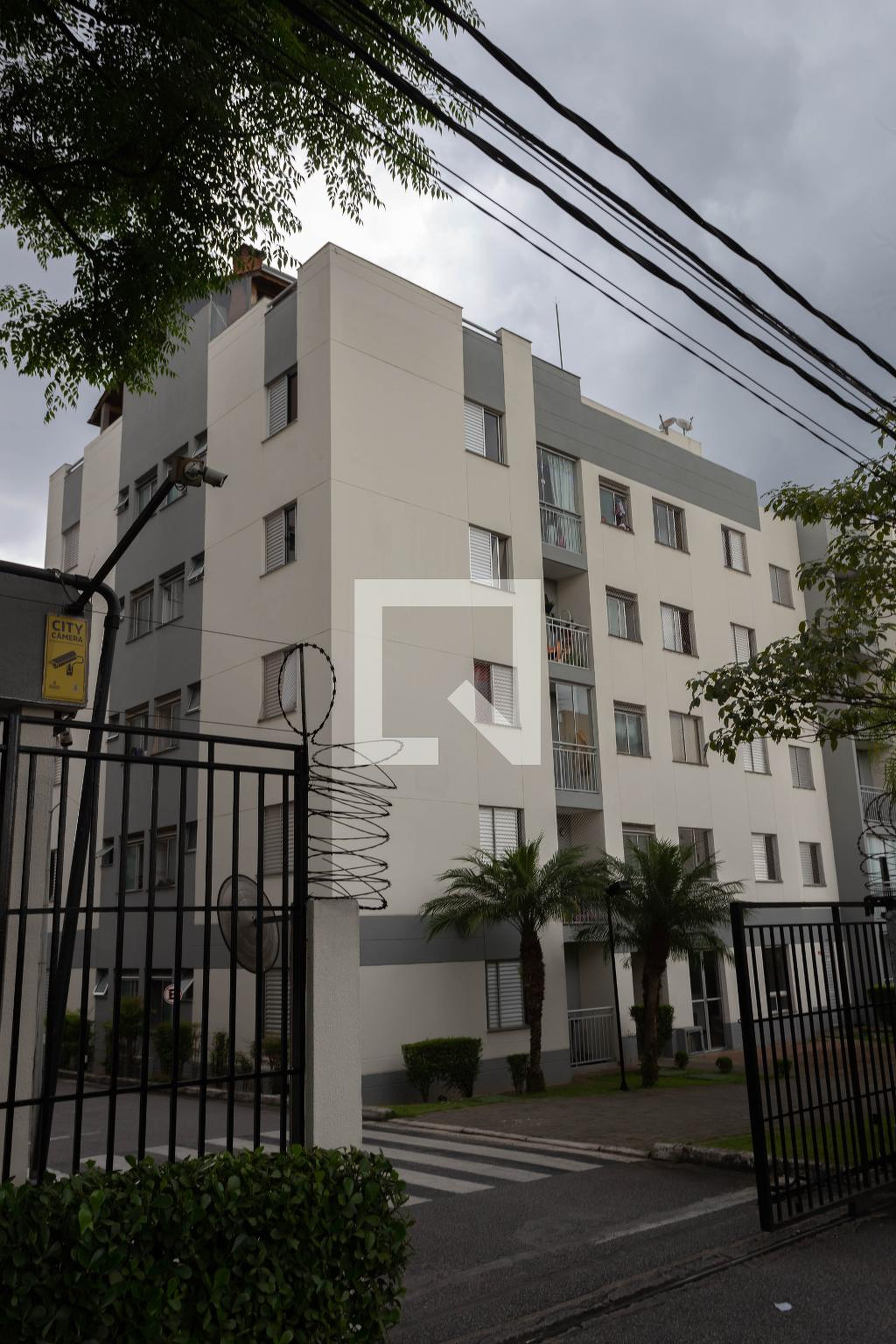 Fachada Condomínio em Rua Farid Miguel Haddad, 325