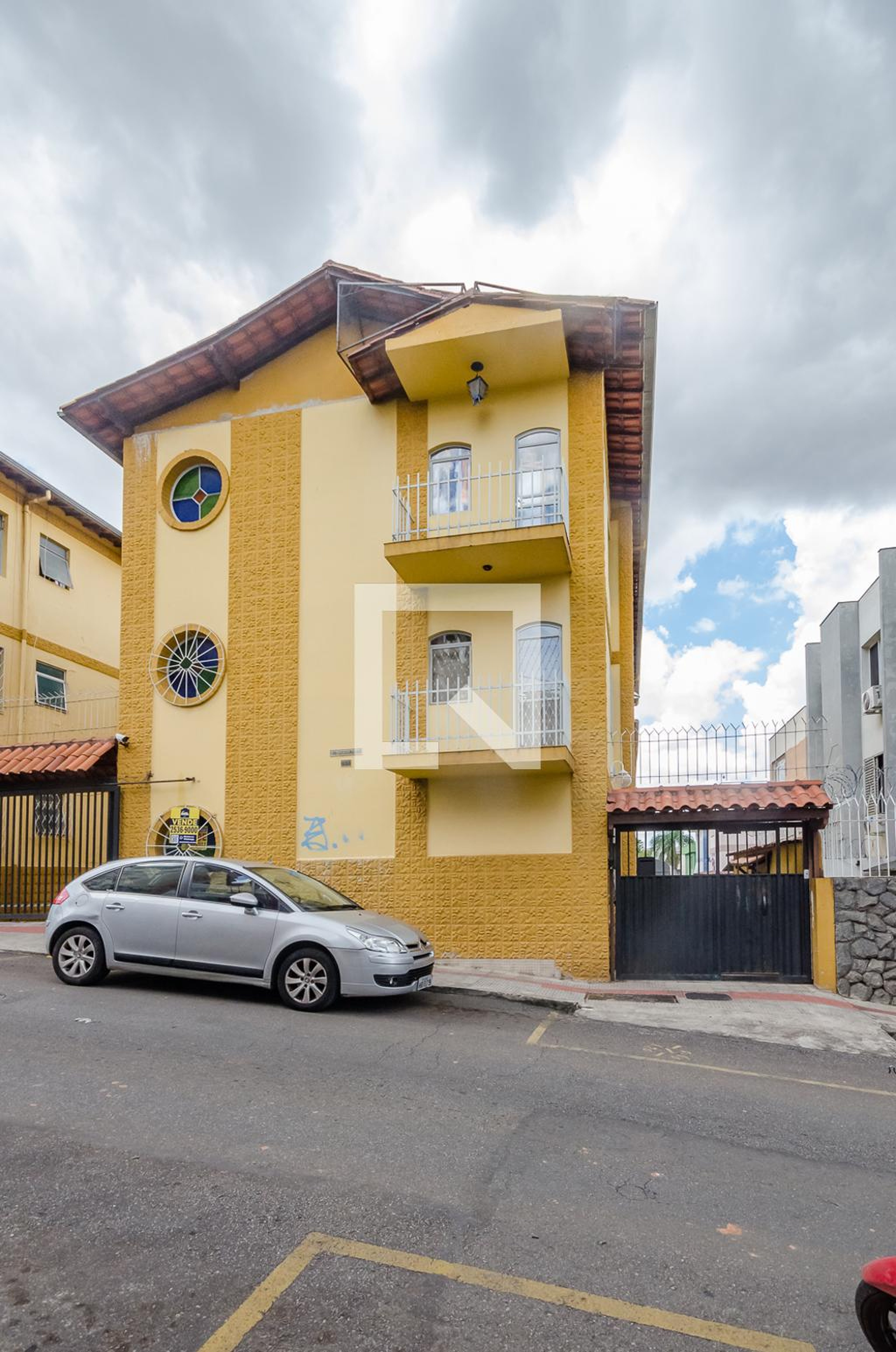 Fachada Condomínio em Rua Padre Demerval Gomes, 136