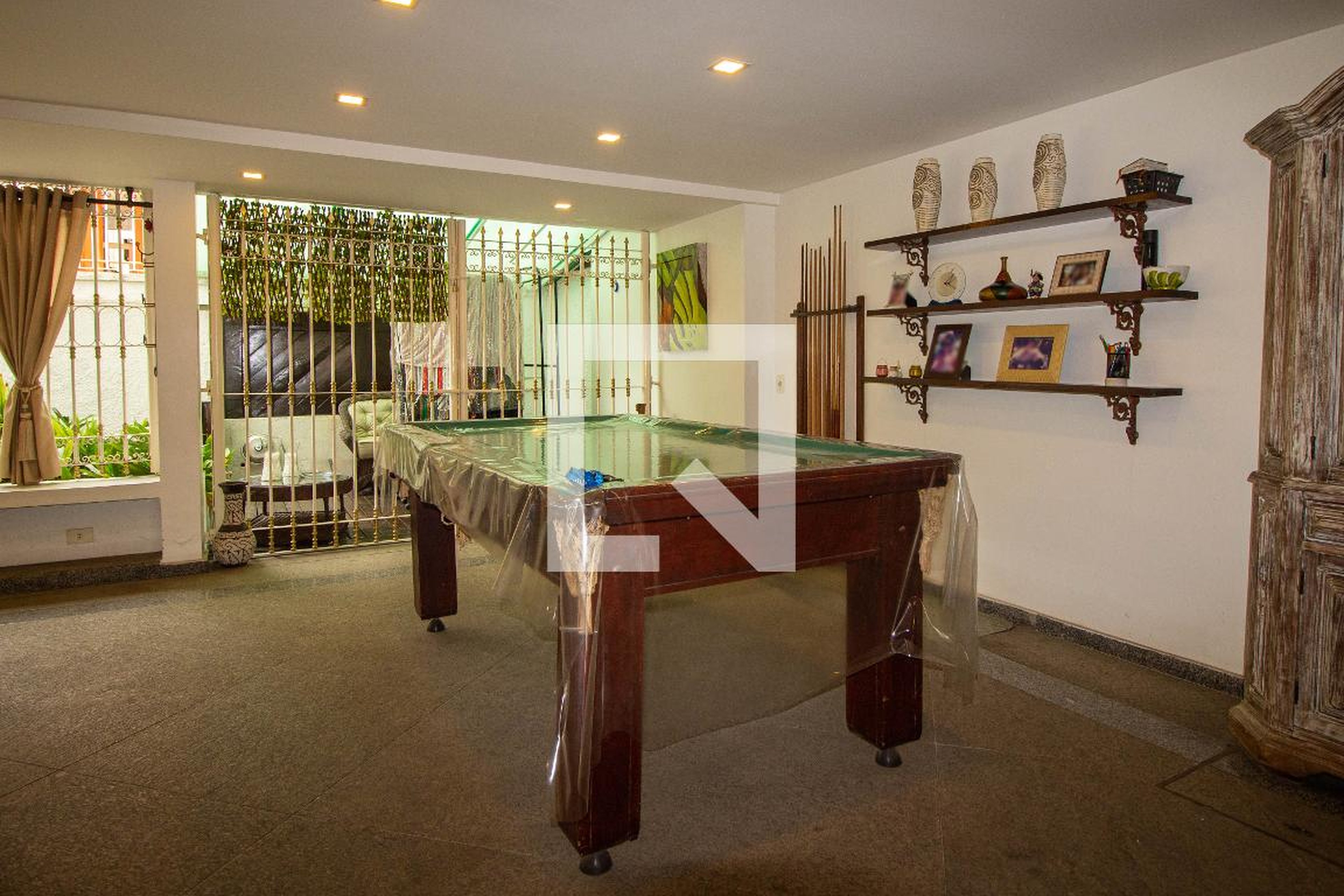 Salão de jogos - Amarelo