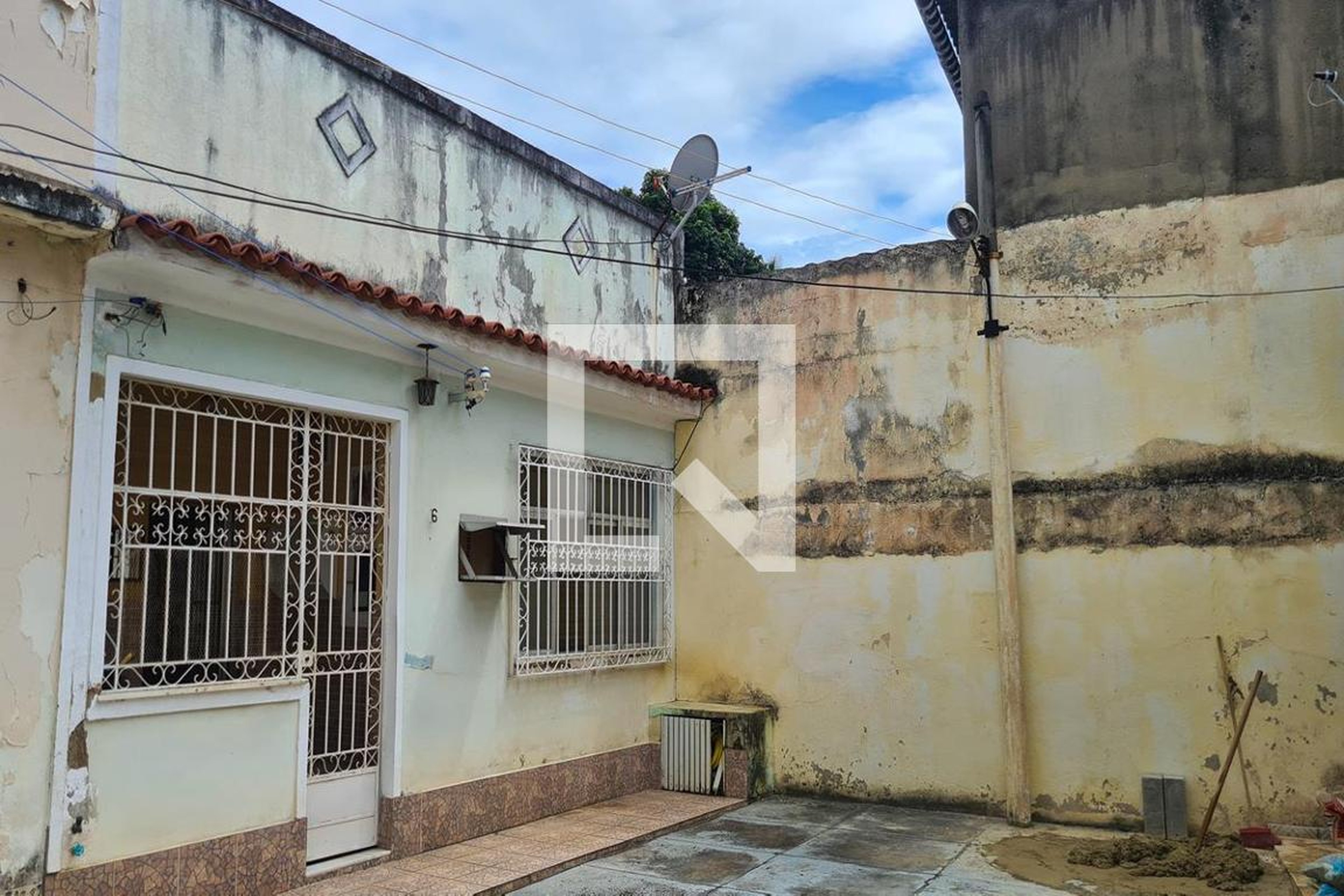 Fachada Condomínio em Rua Basílio de Brito, 37