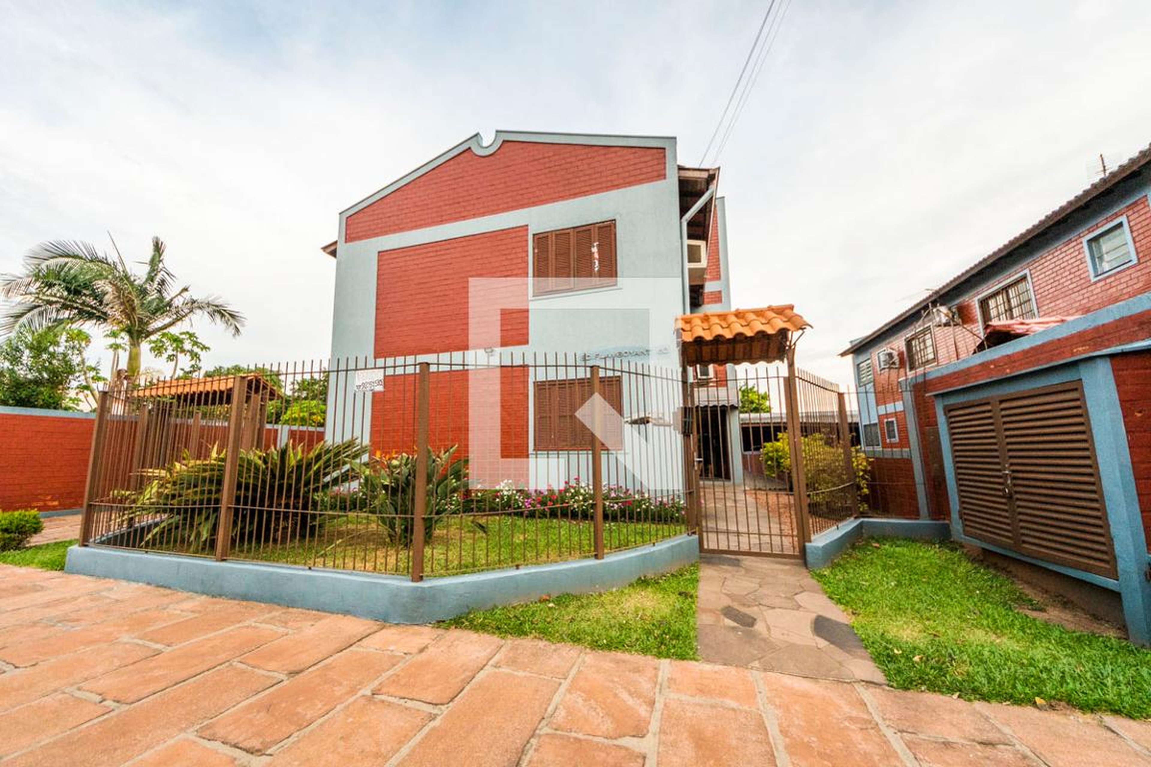 Fachada Condomínio em Rua Quatro Colônias, 60