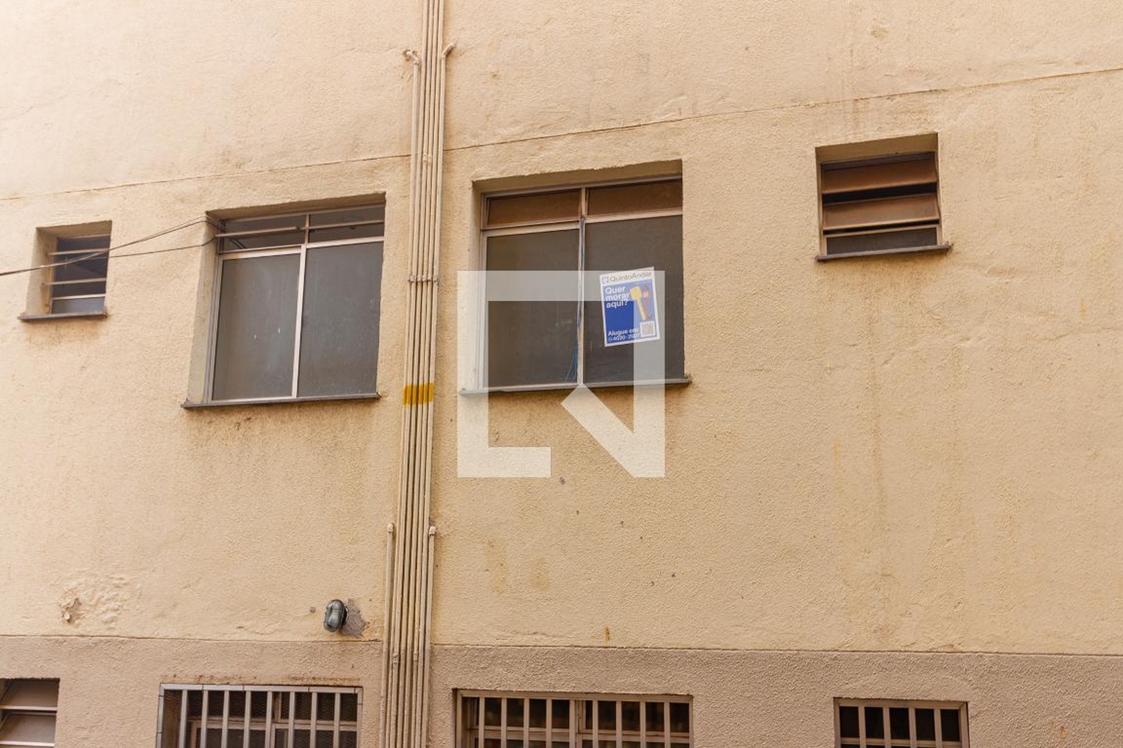 Fachada Condomínio em Estrada do Campinho, 99