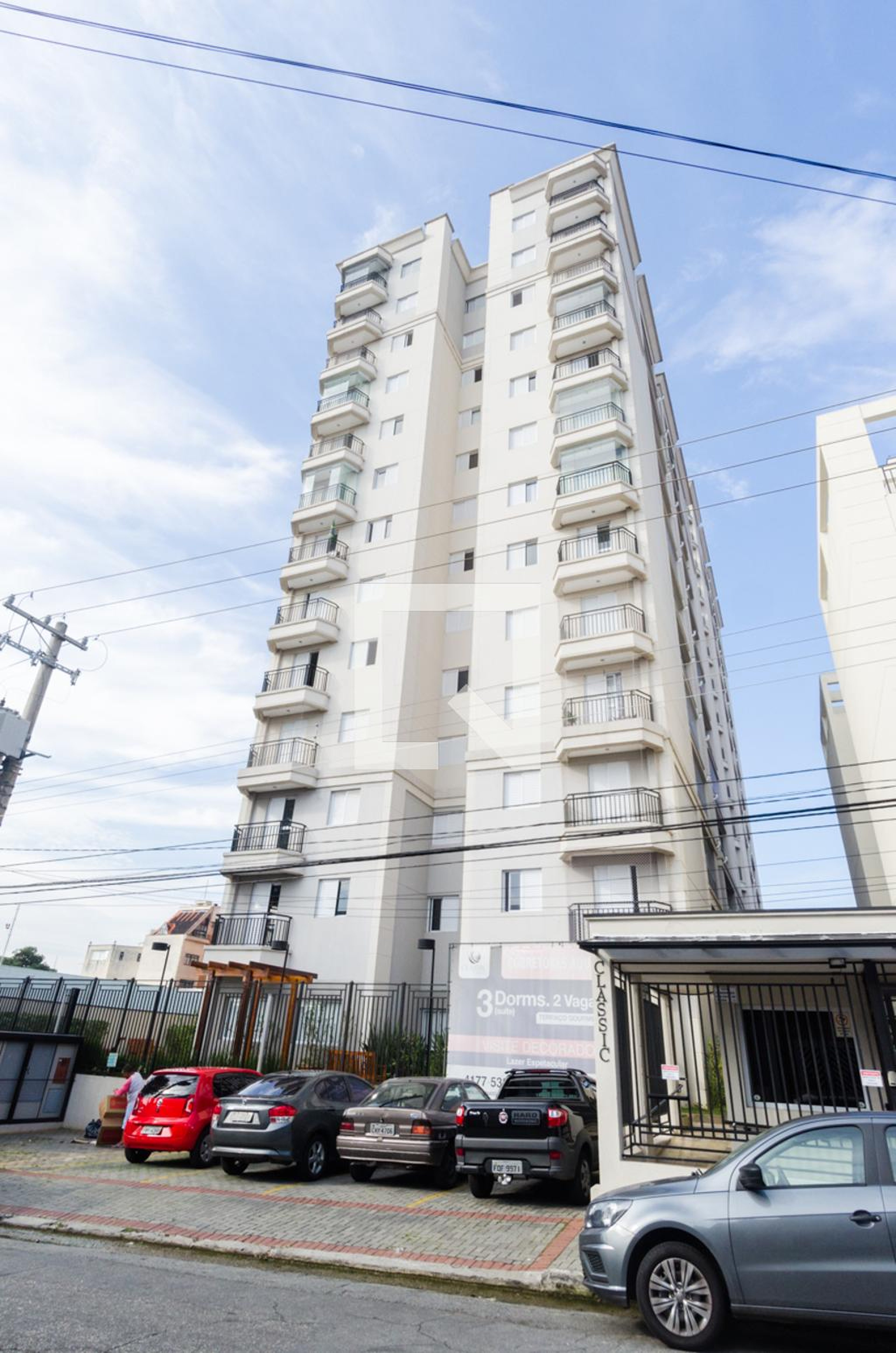 Fachada Condomínio em Rua Engenheiro Isaac Garcêz, 153