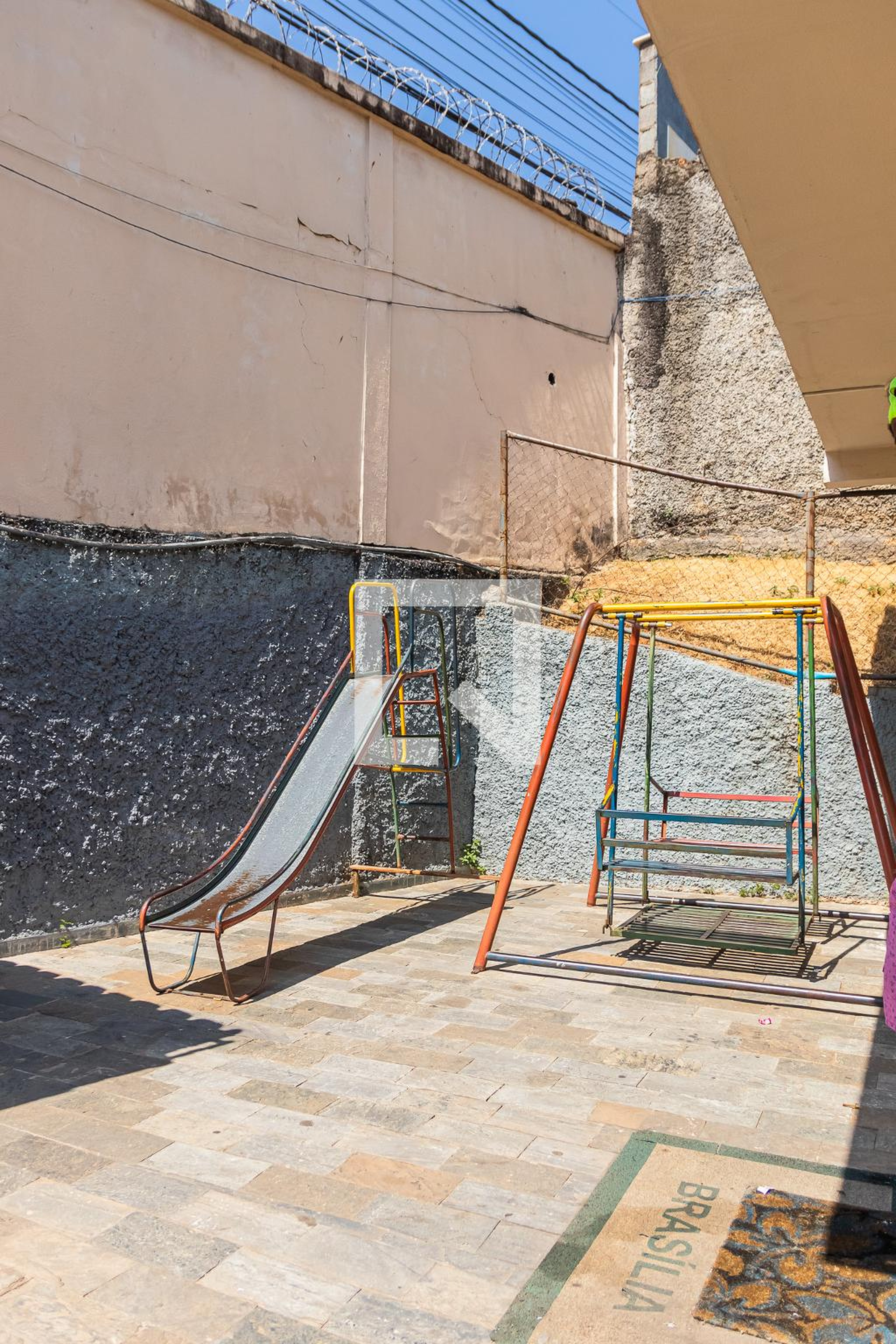 Playground - Ipé Amarelo