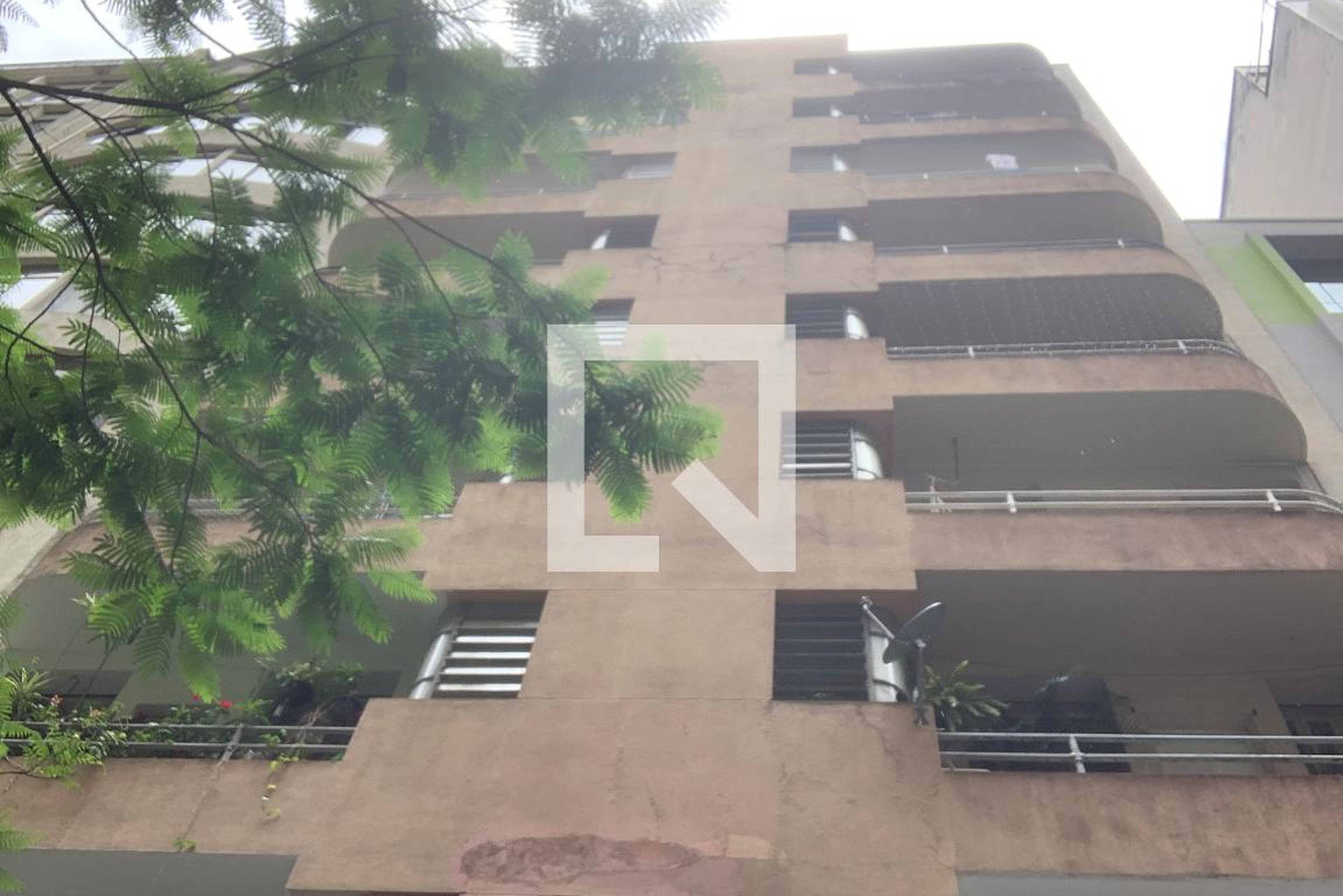 Fachada do Prédio Condomínio Bartyra