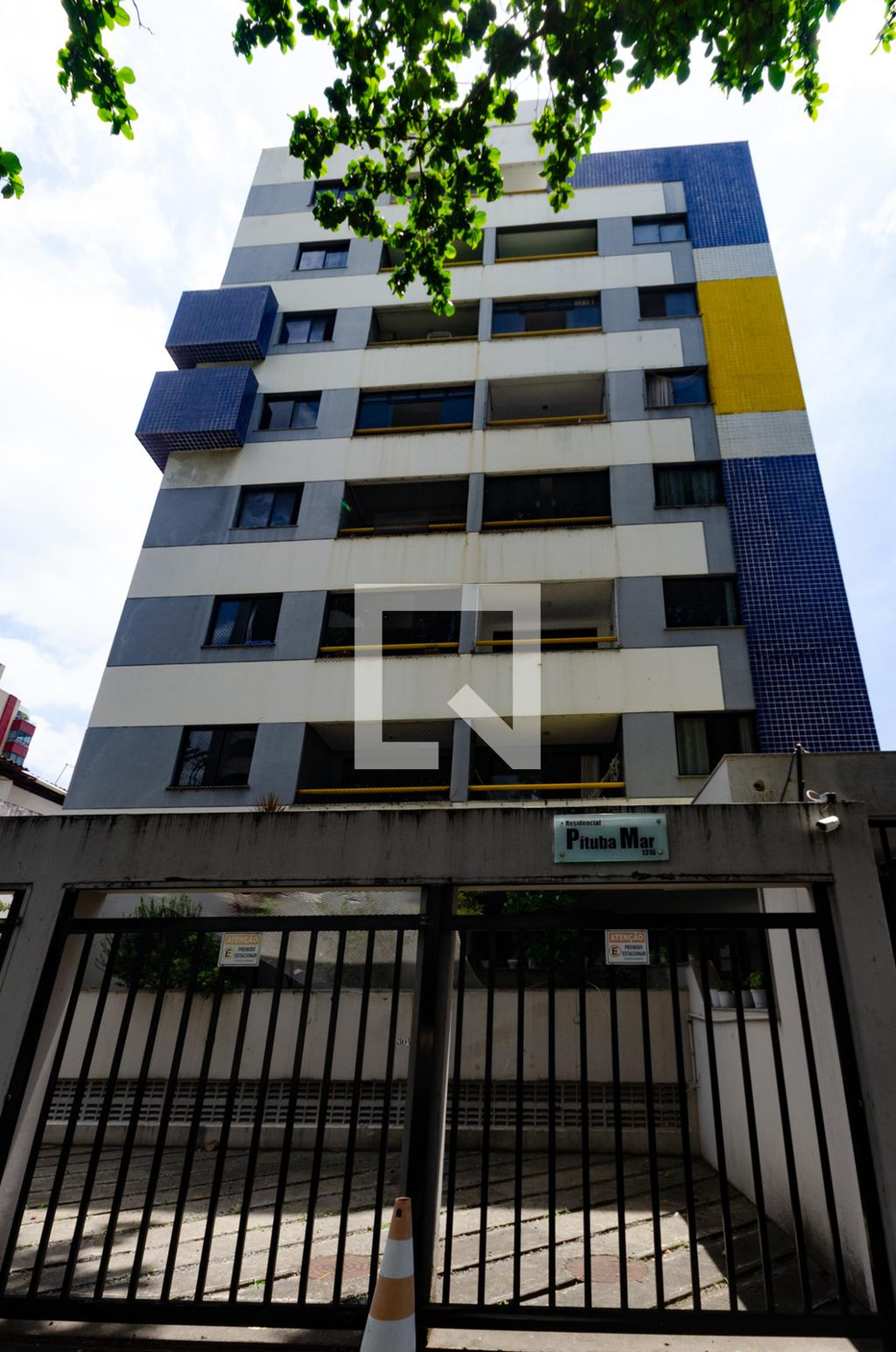 Fachada do Condomínio Residencial Pituba Mar