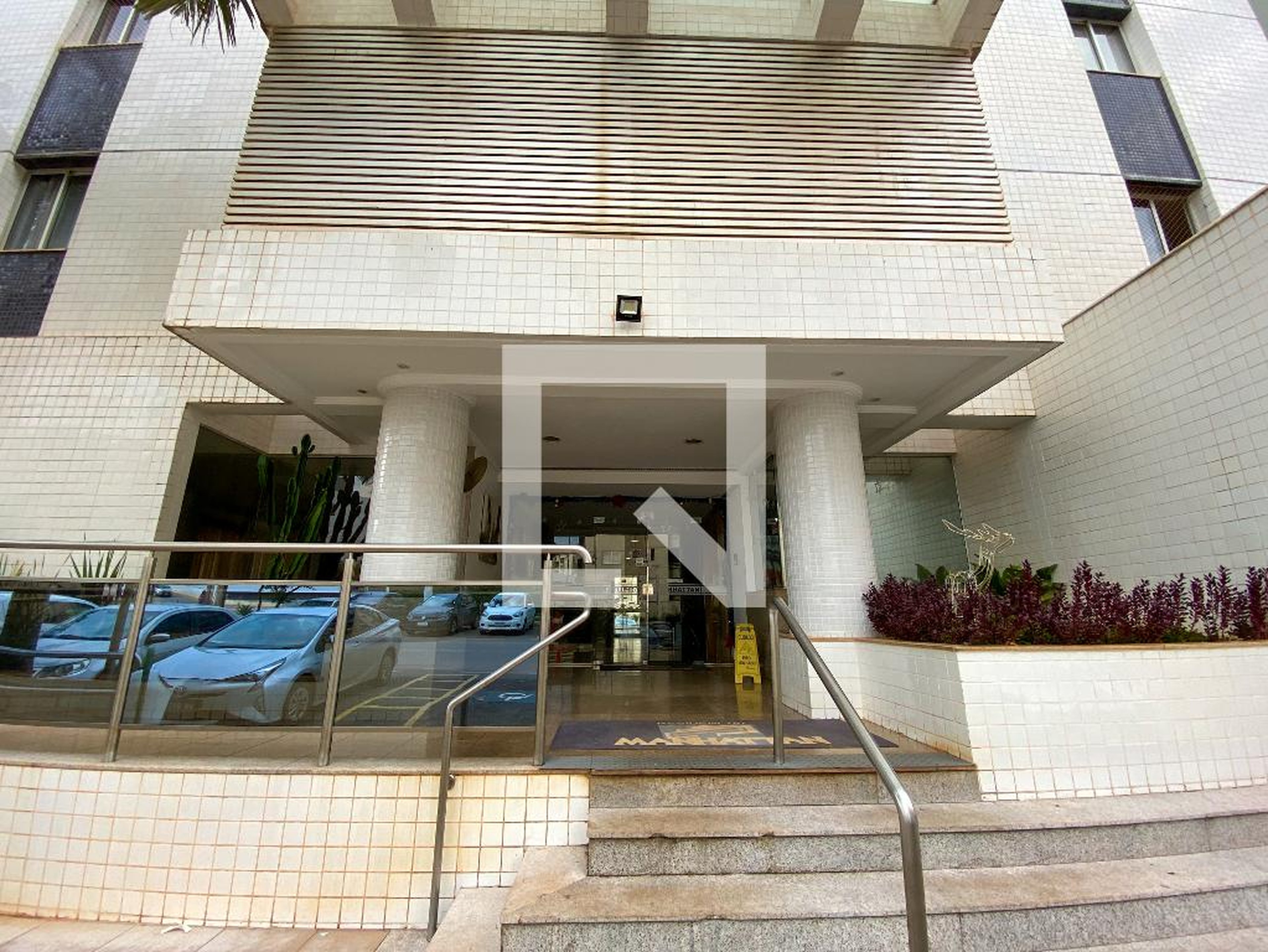 Fachada Condomínio em Rua 12, 11a