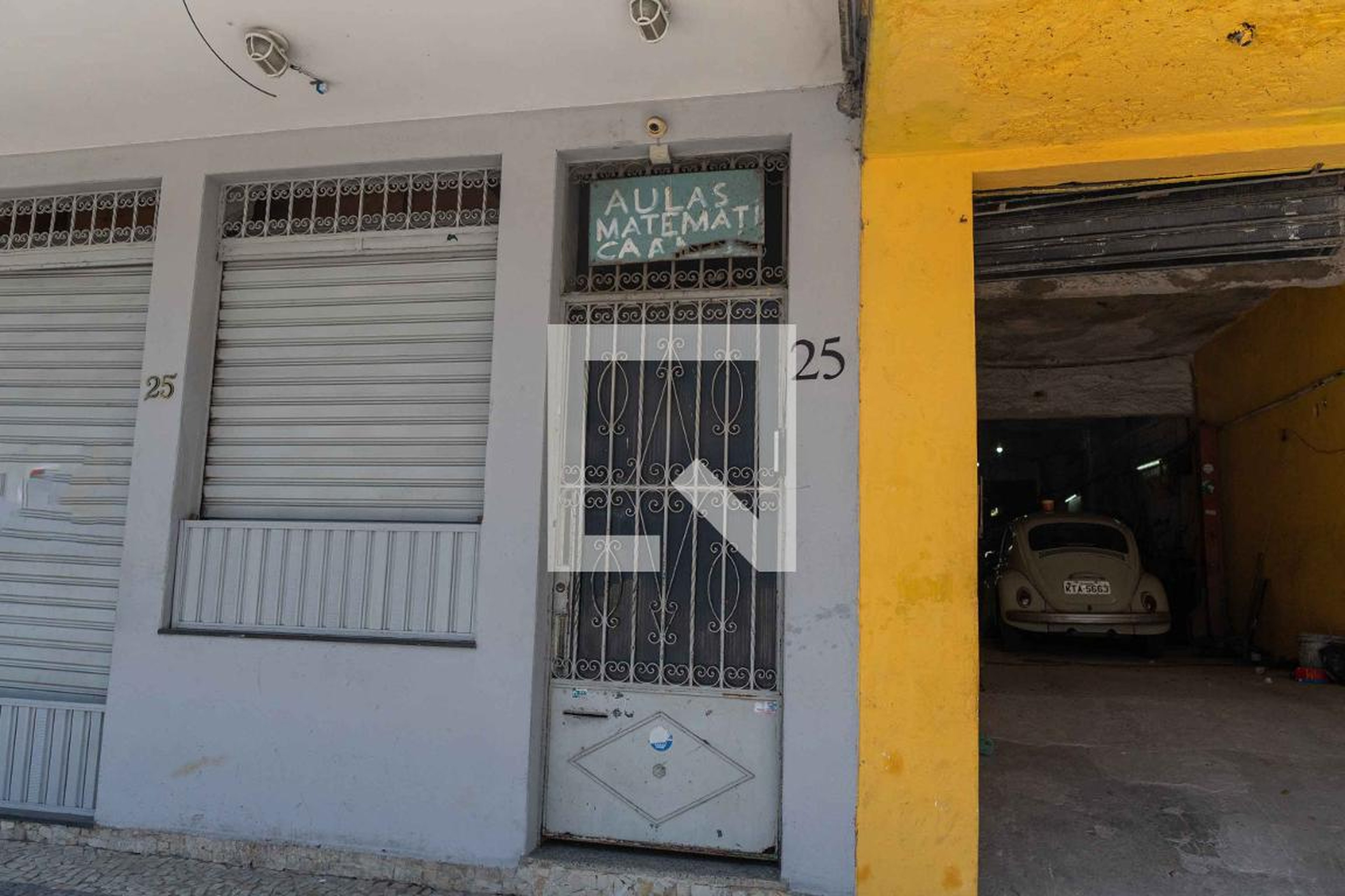 Fachada Condomínio em Rua Carlos Maximiliano, 25
