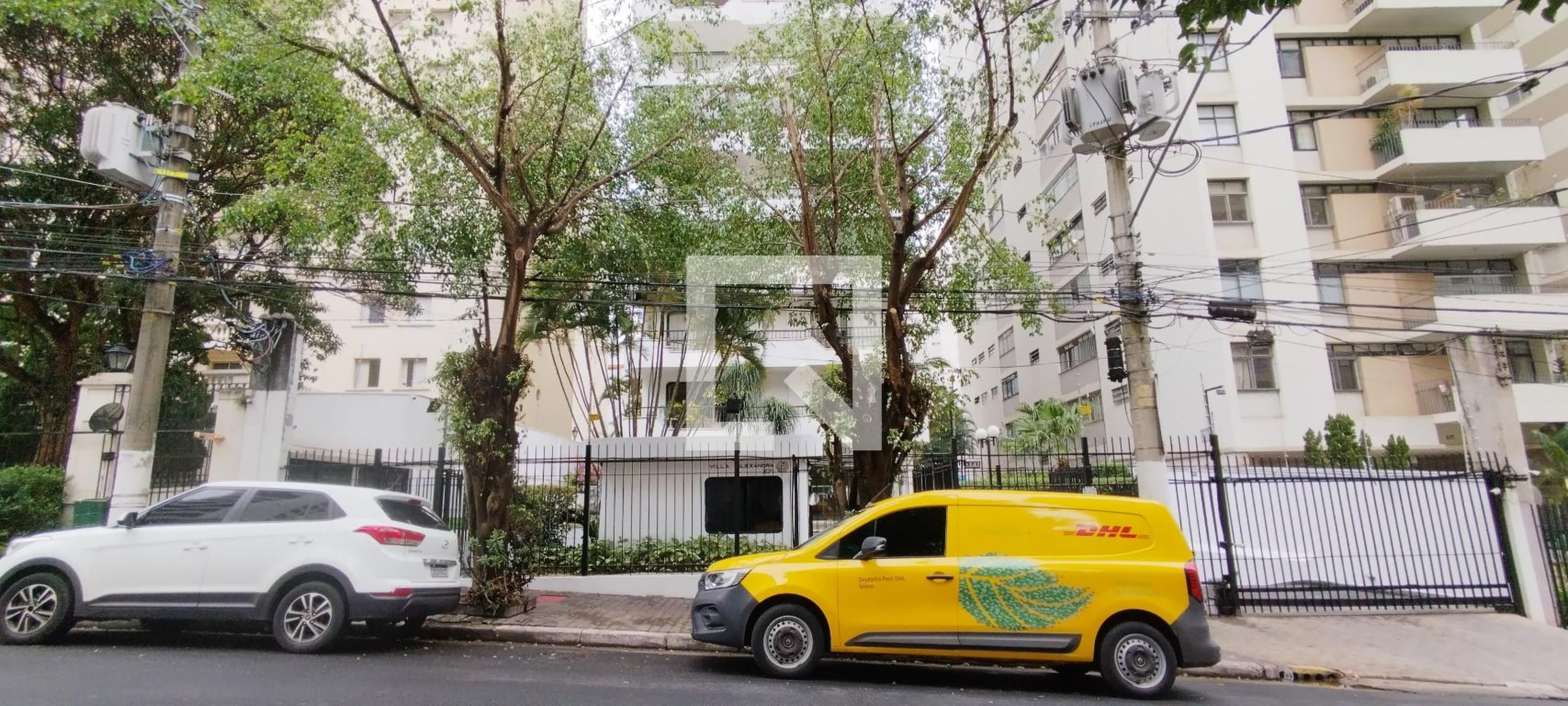 Fachada Condomínio em Rua Maestro Cardim, 371