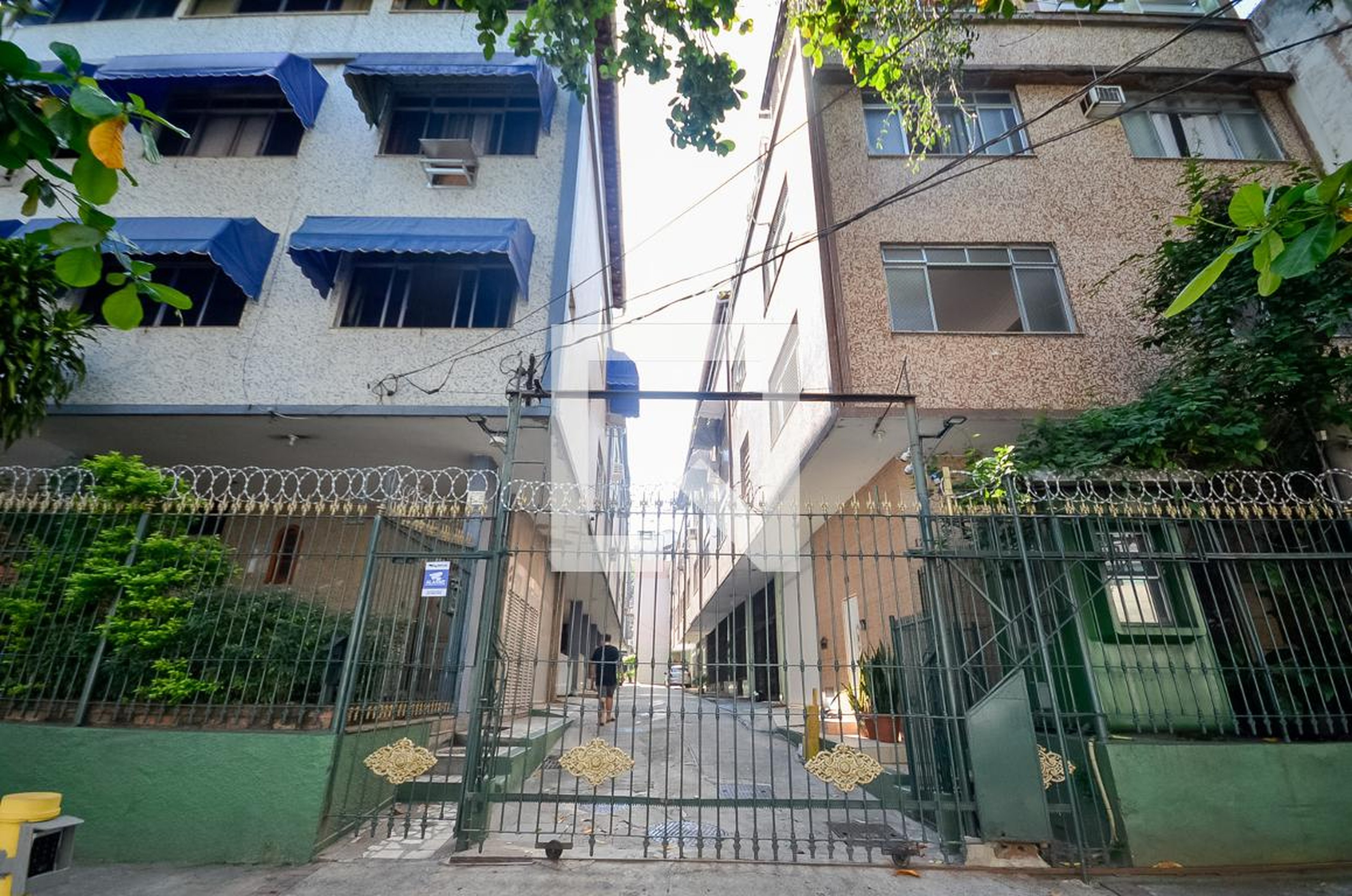 Fachada Condomínio em Rua Aristídes Lôbo, 129