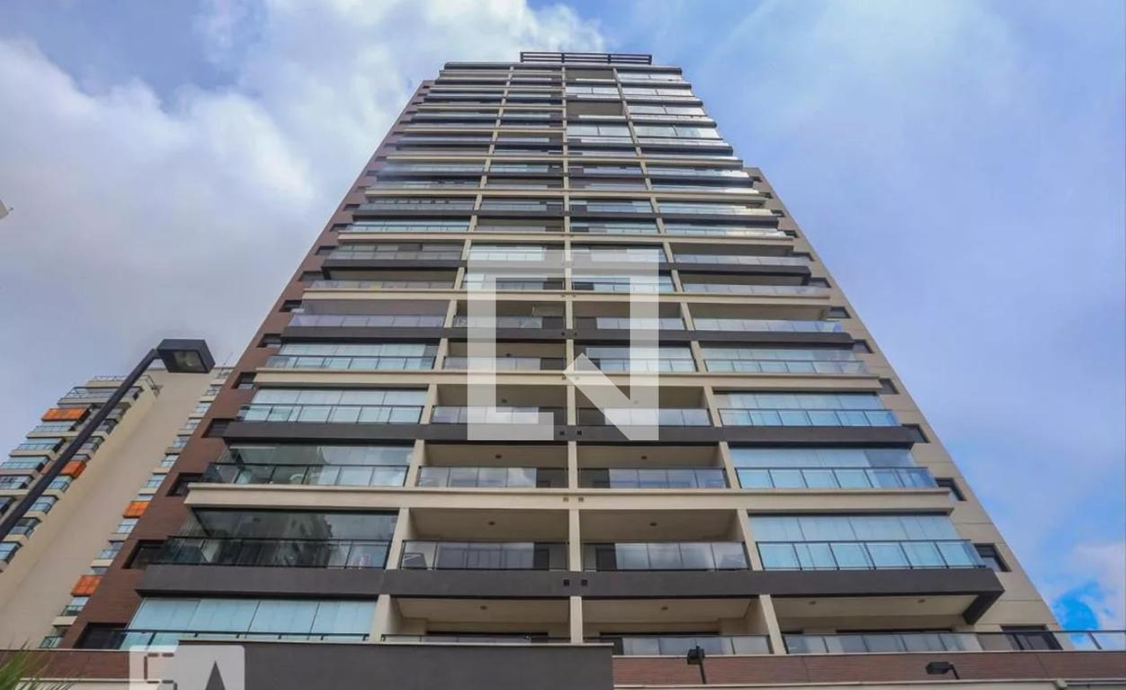 Fachada do Condomínio Condomínio All Aclimação