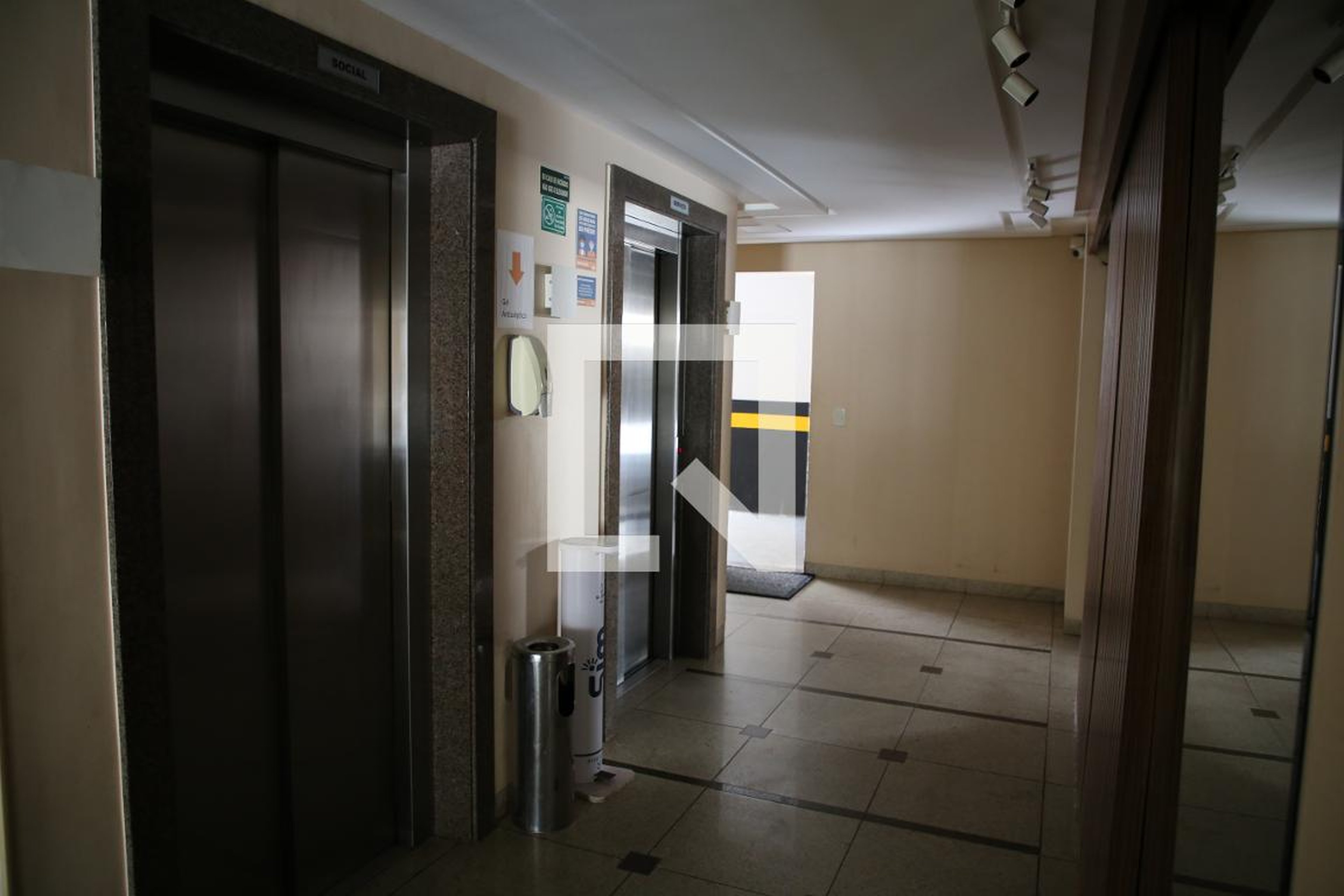 Elevador - Residencial Alice Cabral