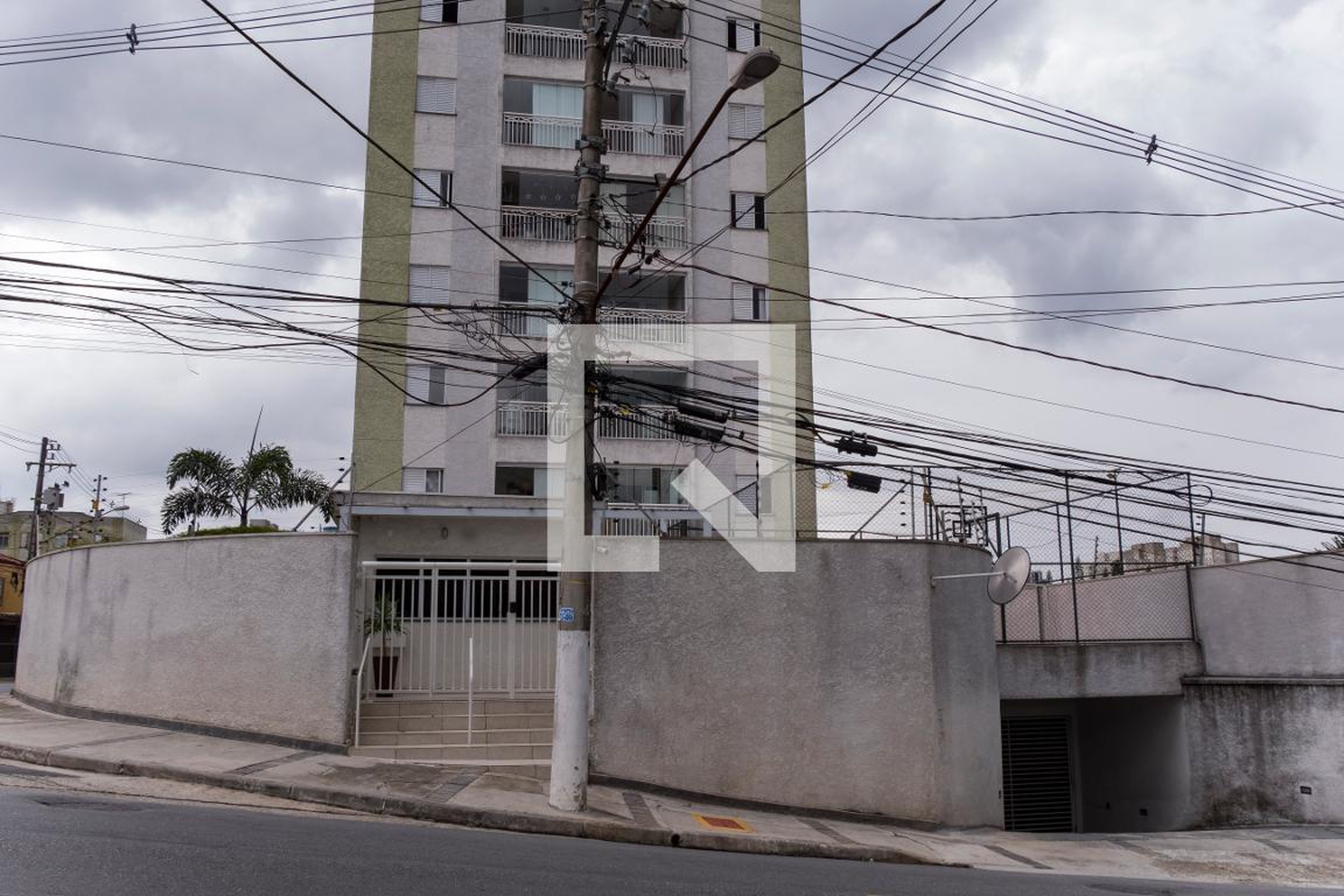 Fachada Condomínio em Rua Armando Backx, 52