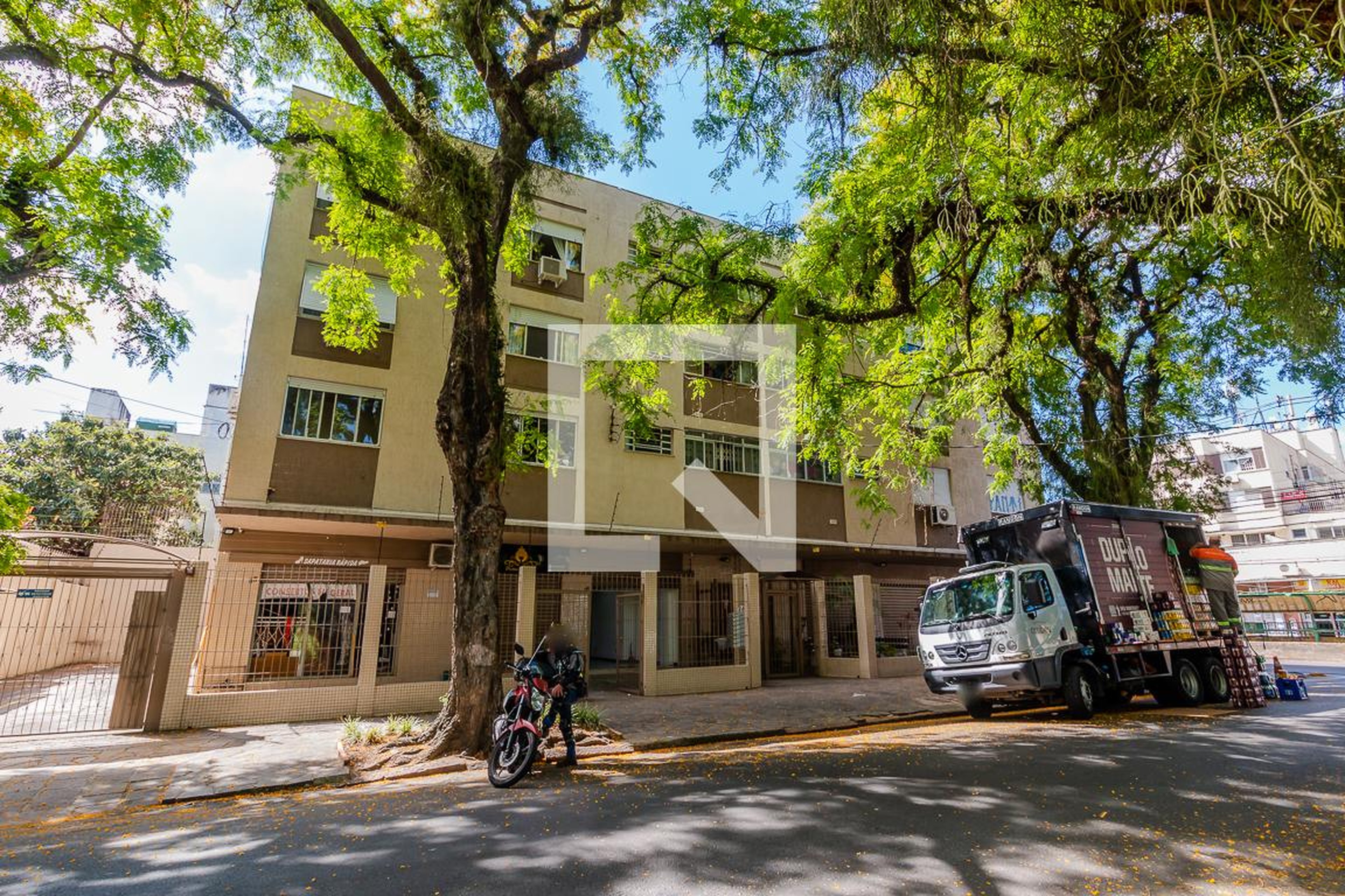 Fachada Condomínio em Rua Machado de Assis, 25