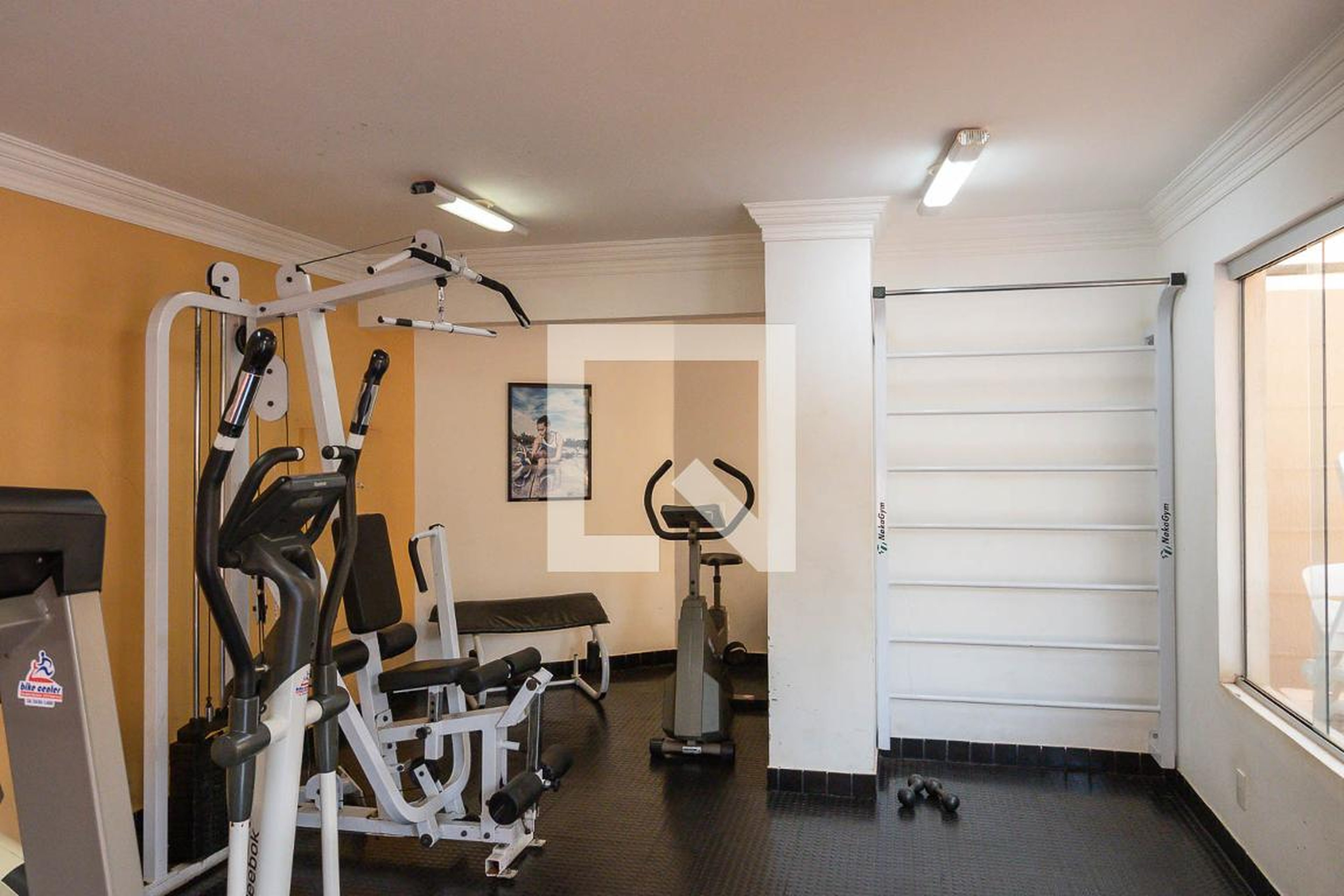 Academia - California House