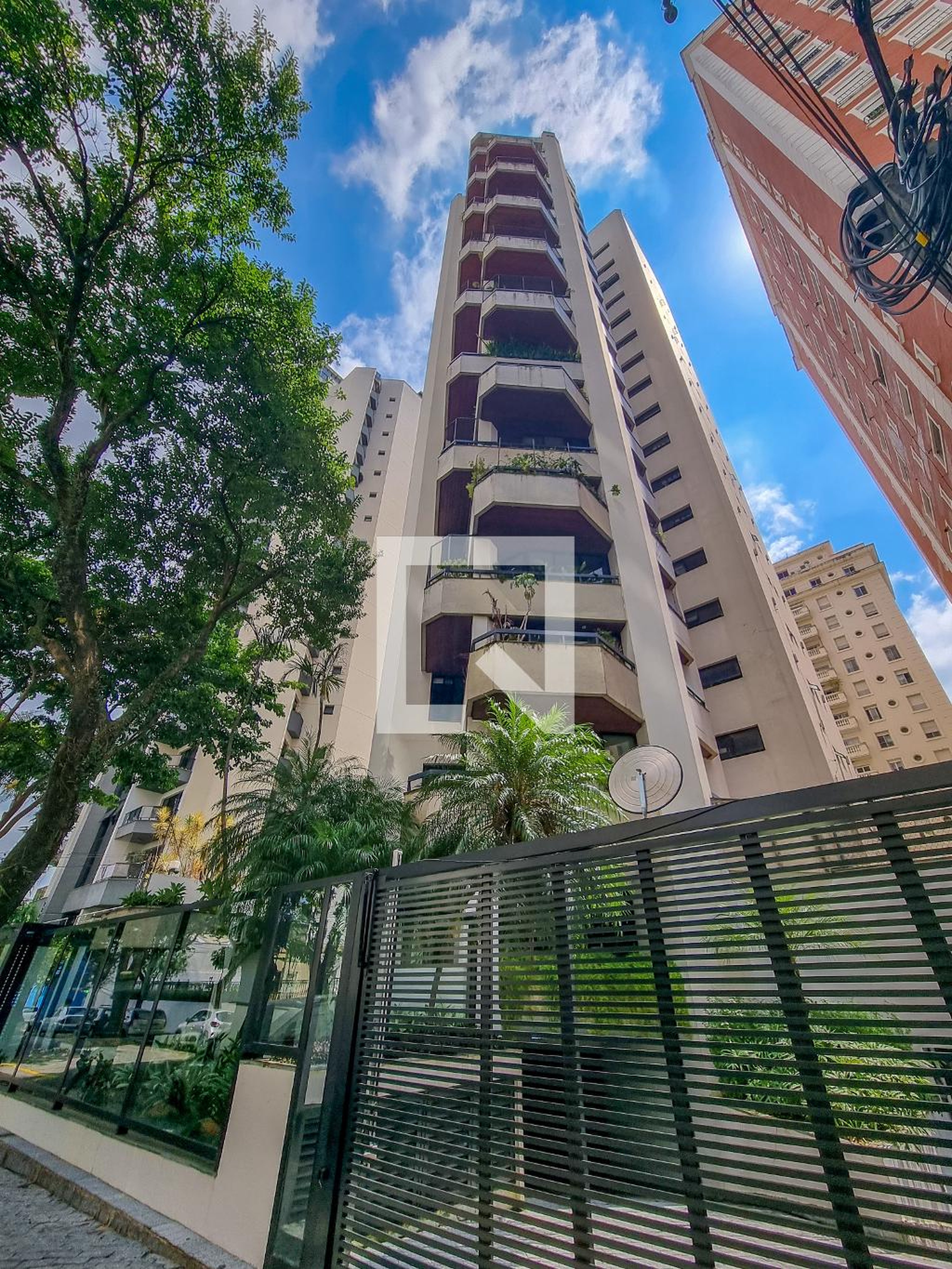 Fachada Condomínio Four Seasons