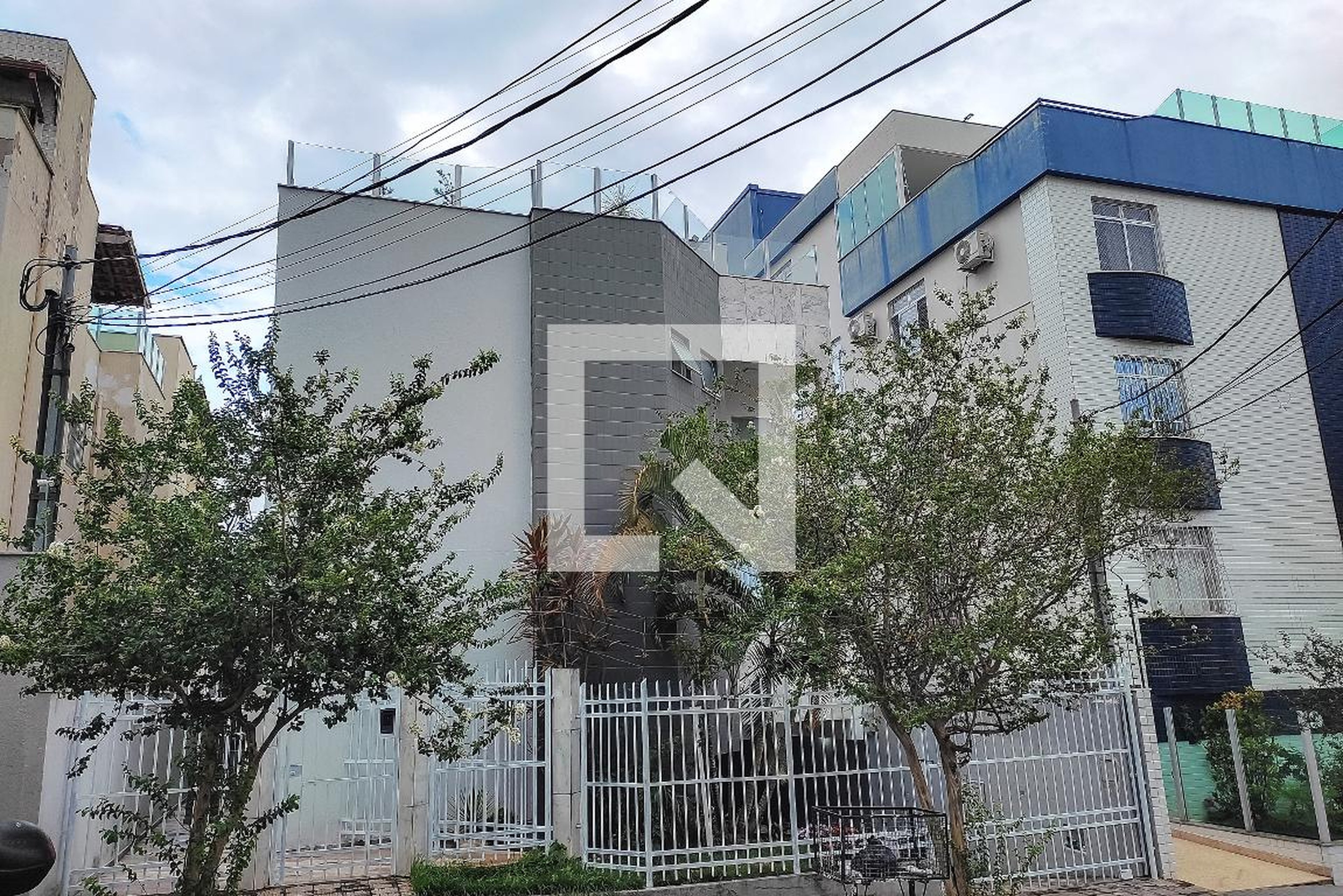 Fachada Condomínio em Rua Professor Pedro Alvarenga, 46