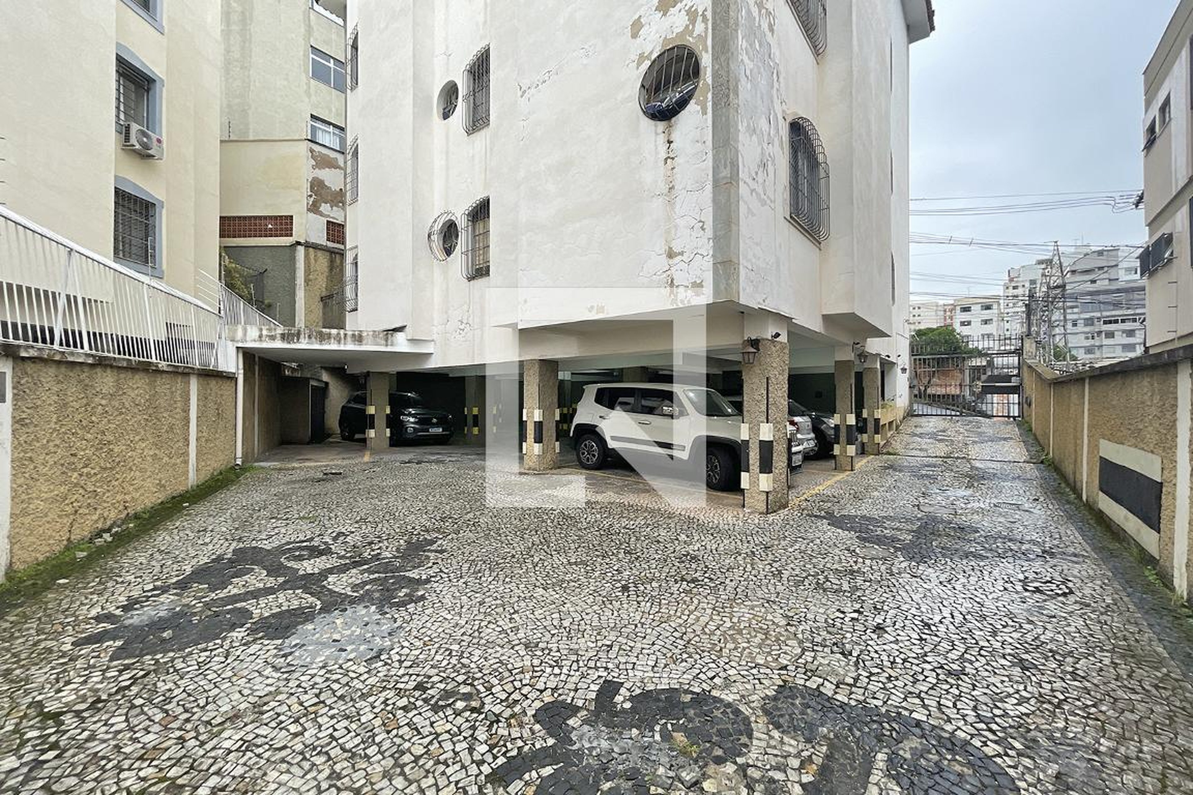 Estacionamento - Edifício Helenita L. de Almeida