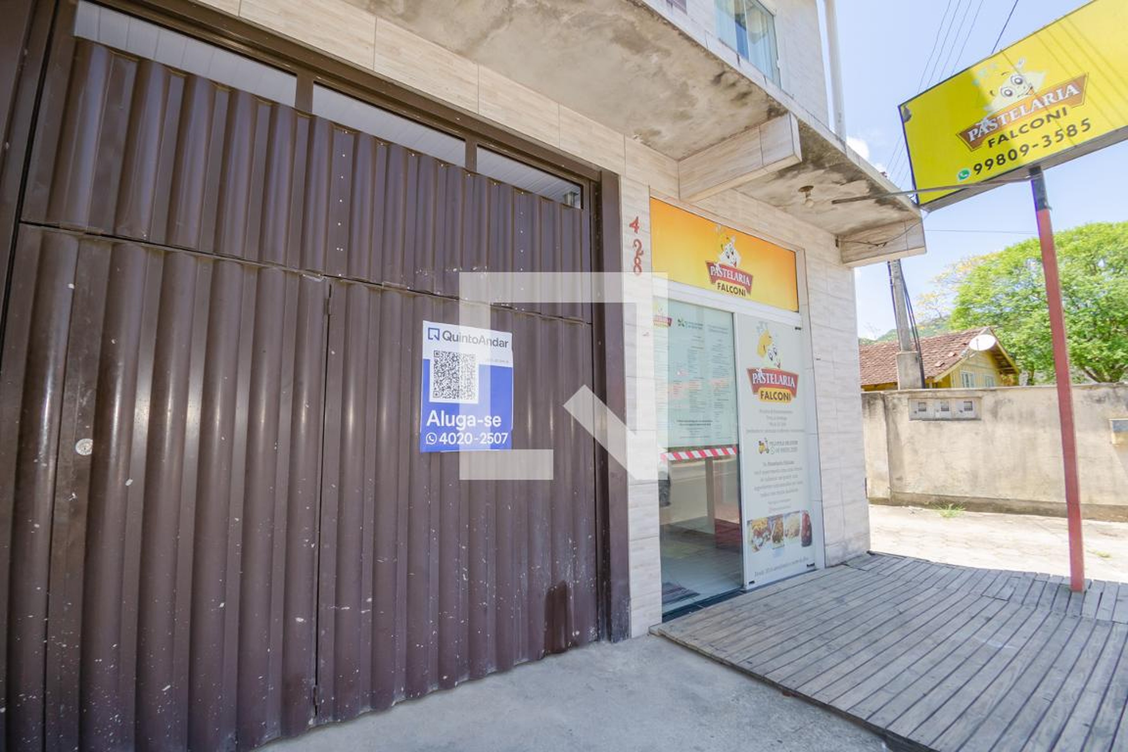 Fachada Condomínio em Estrada Anarolina Silveira Santos, 248