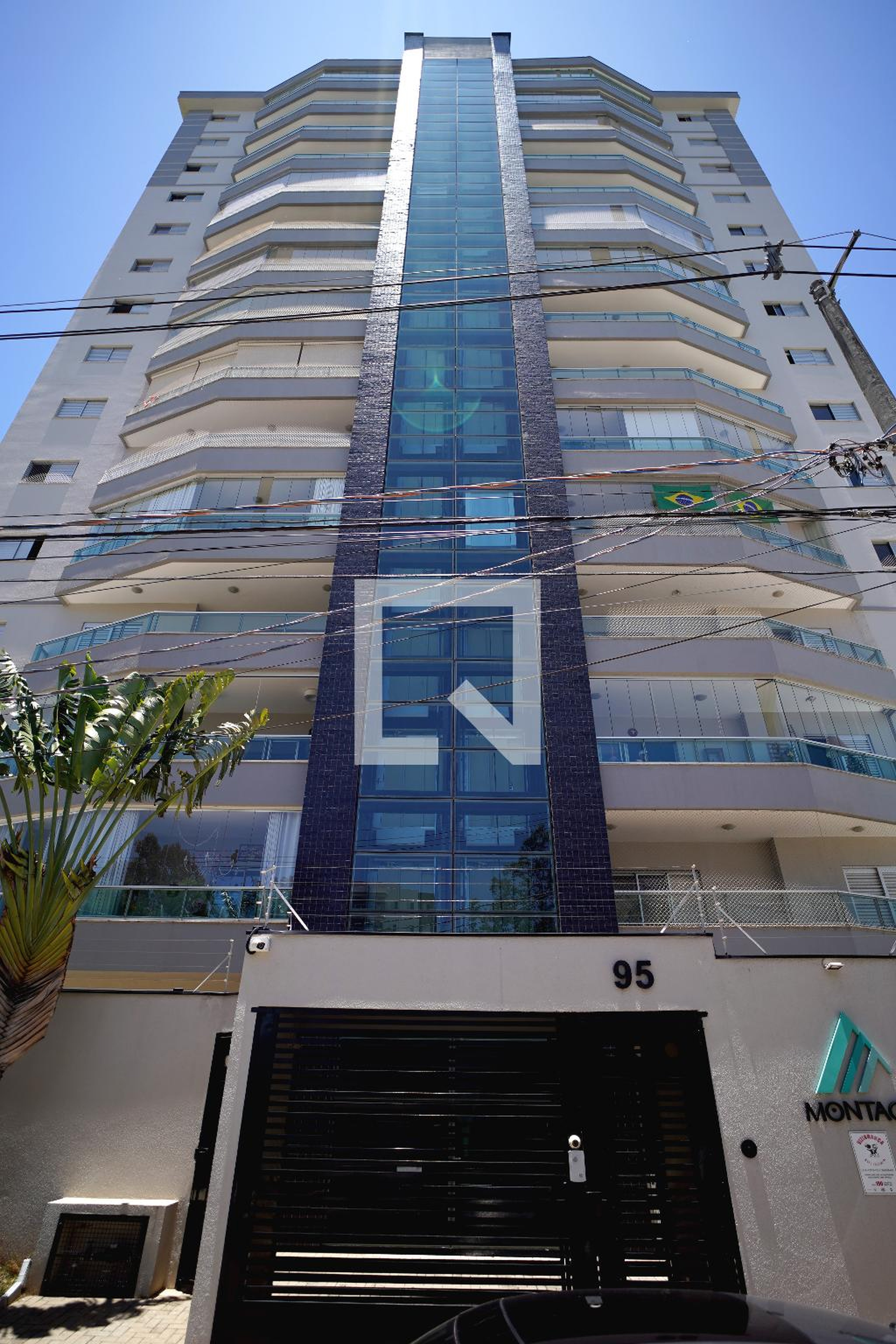 Fachada do Prédio Condomínio Montagne