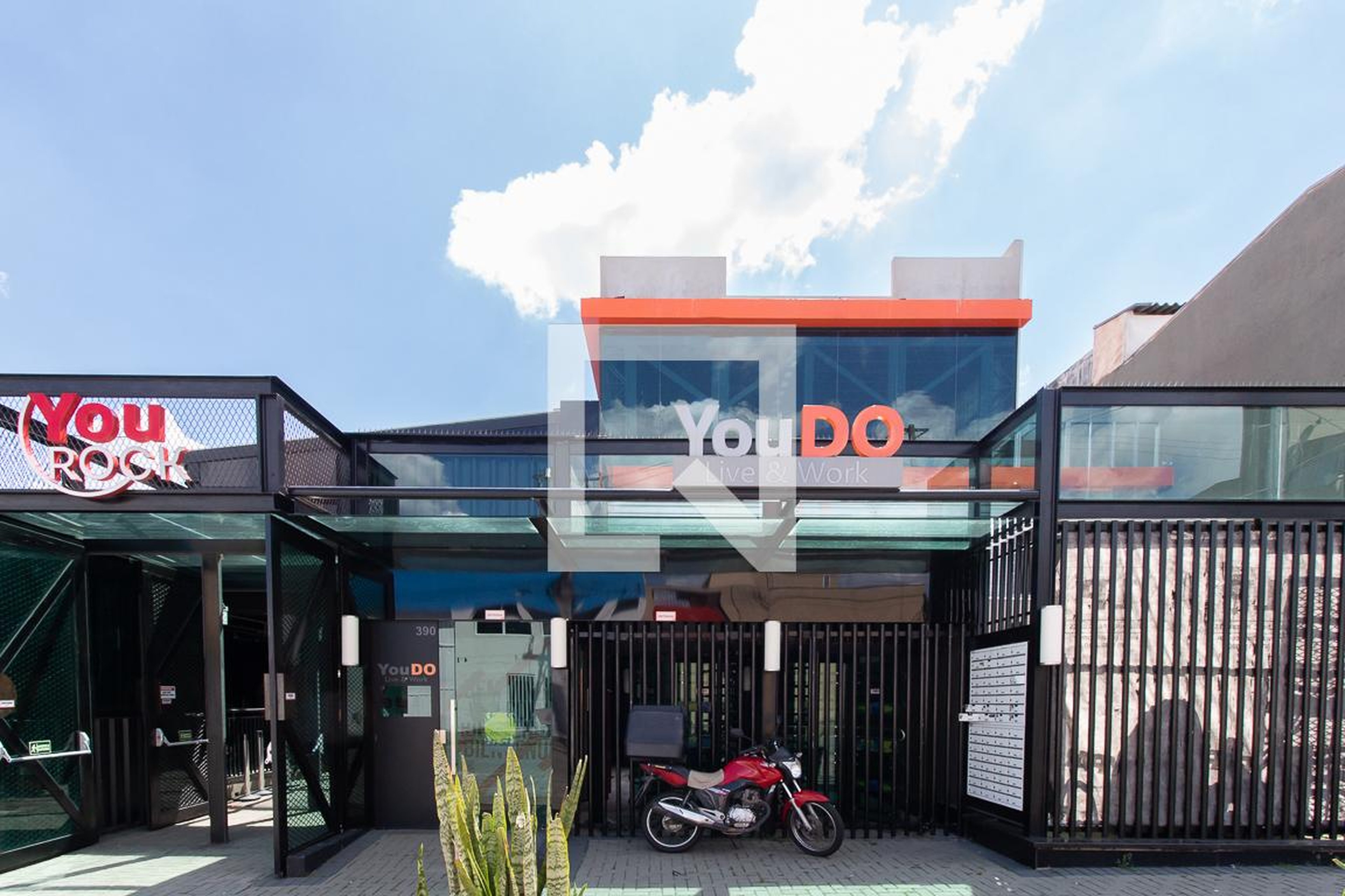 Fachada do Prédio Condomínio em Rua Piquiri, 390