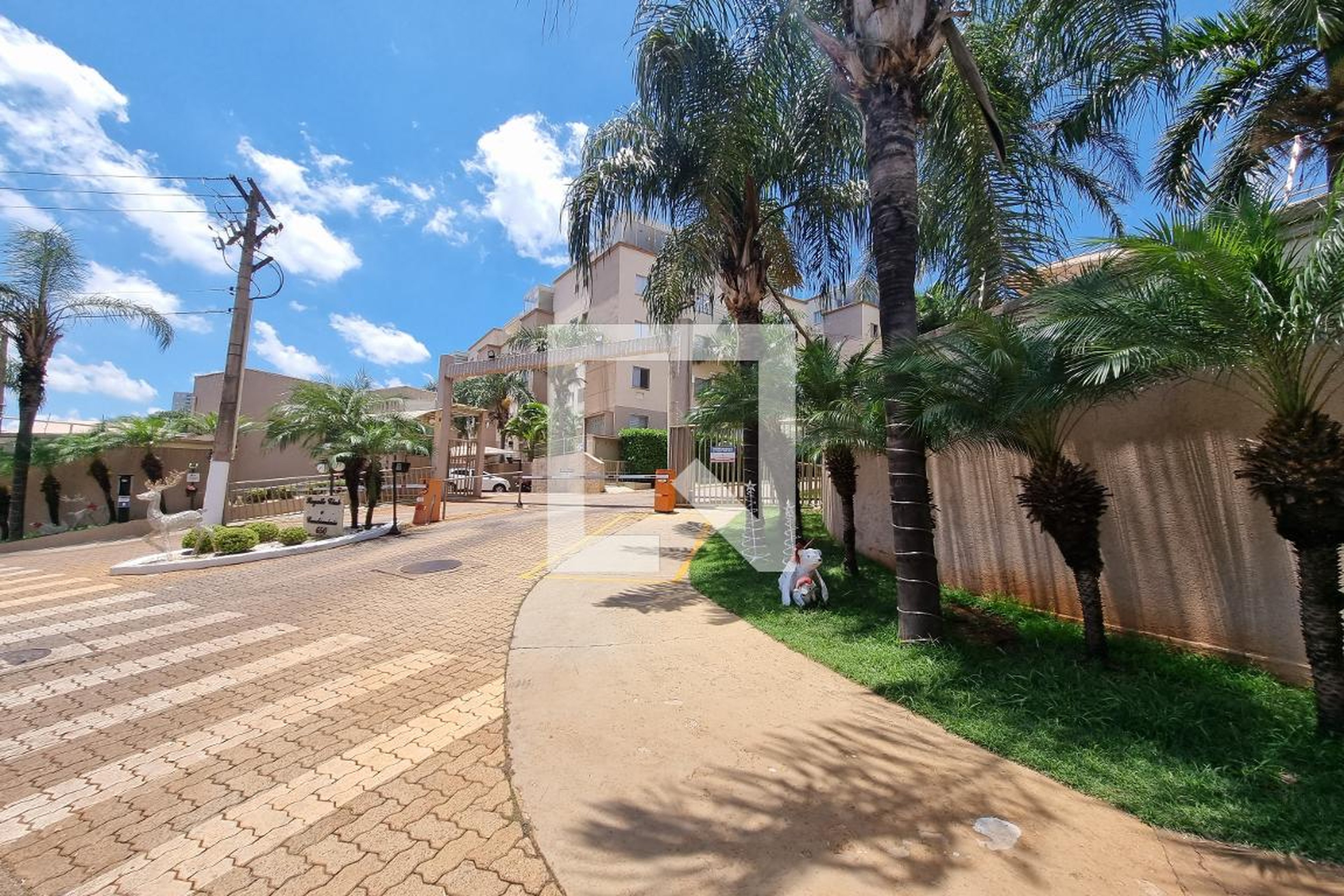 Fachada do Condomínio Condomínio Regalle Club