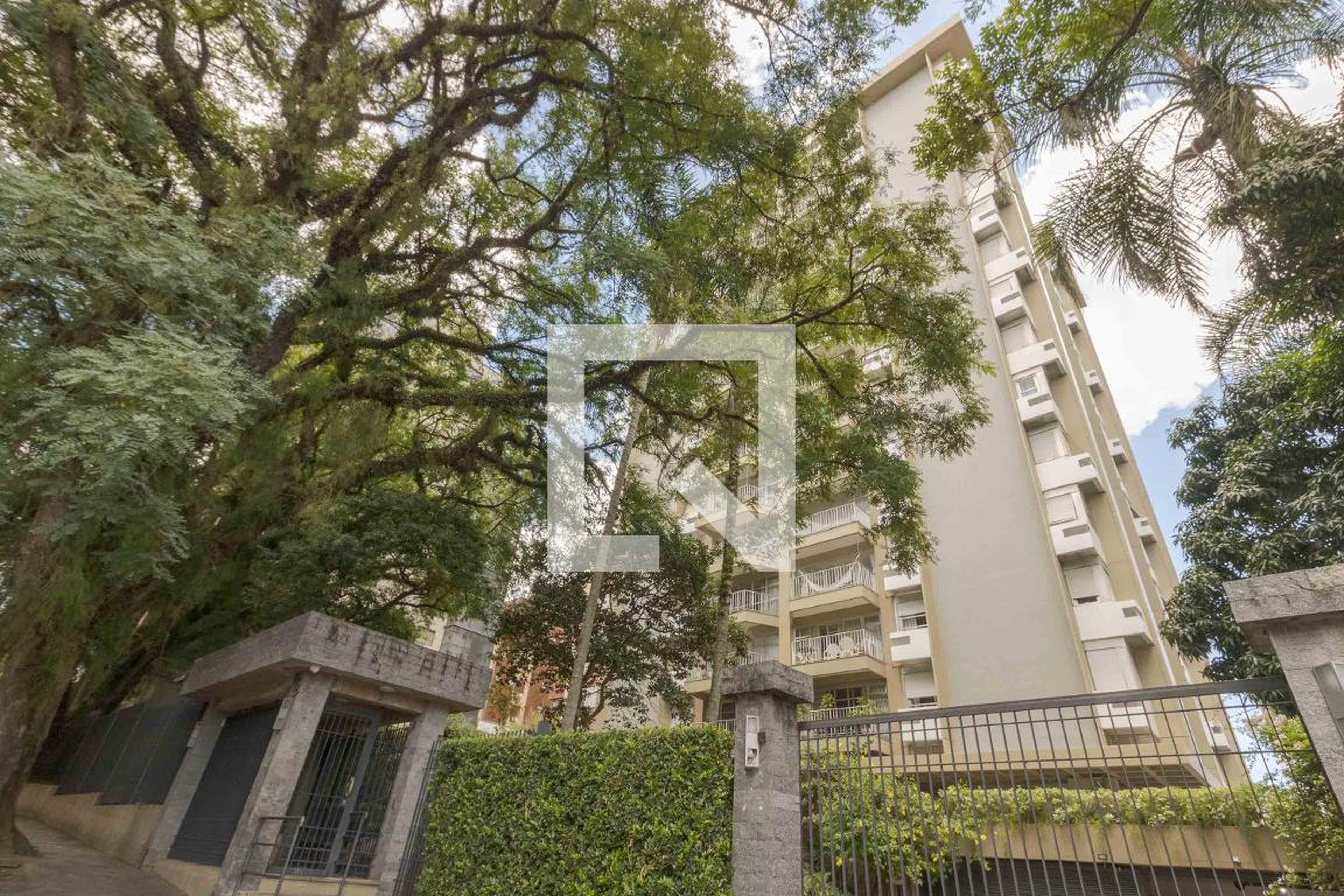 Fachada Condomínio em Rua Coronel Aurélio Bitencourt, 175