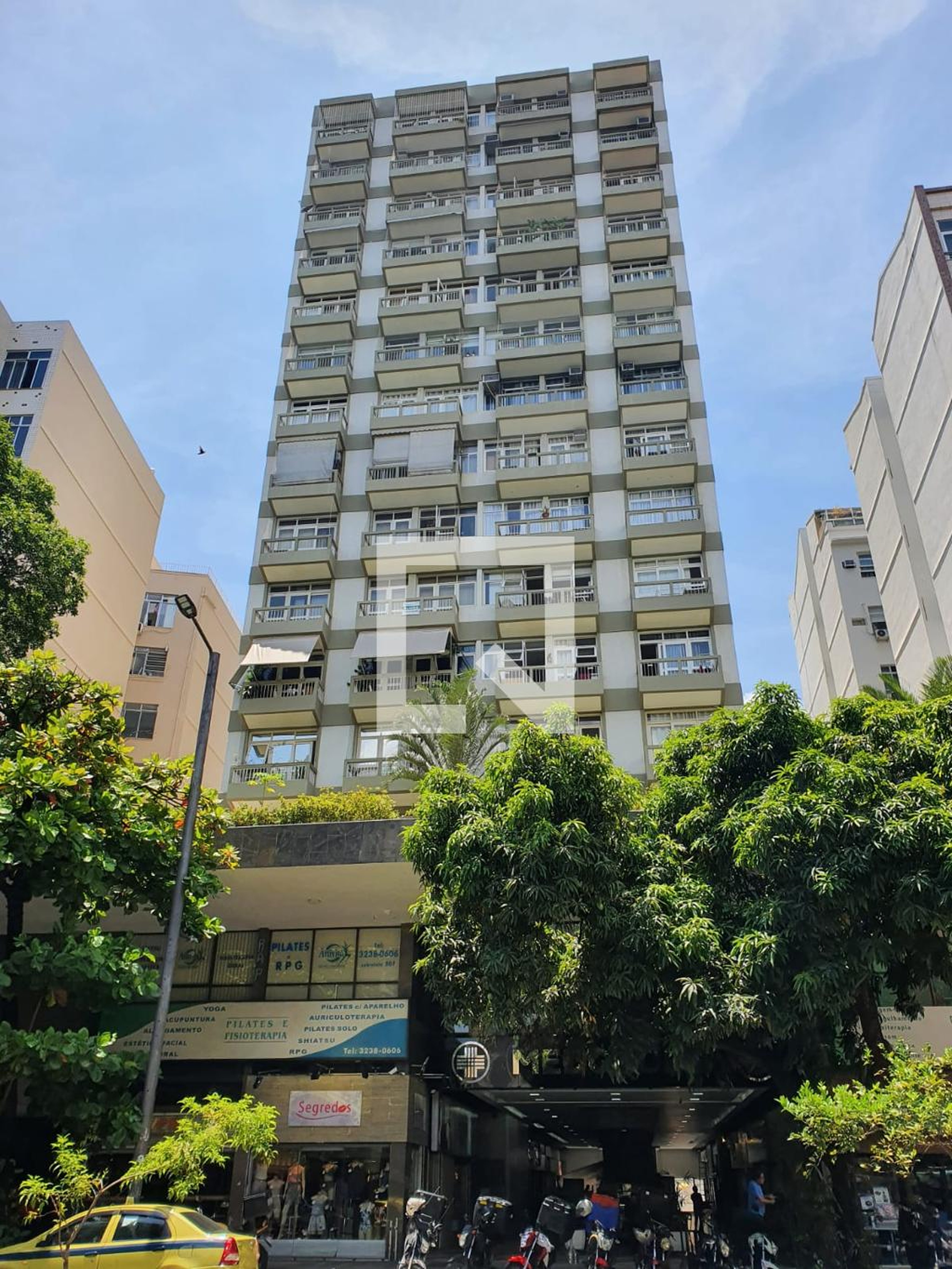 Fachada Edifício Centro Comercio Conde de Bonfim