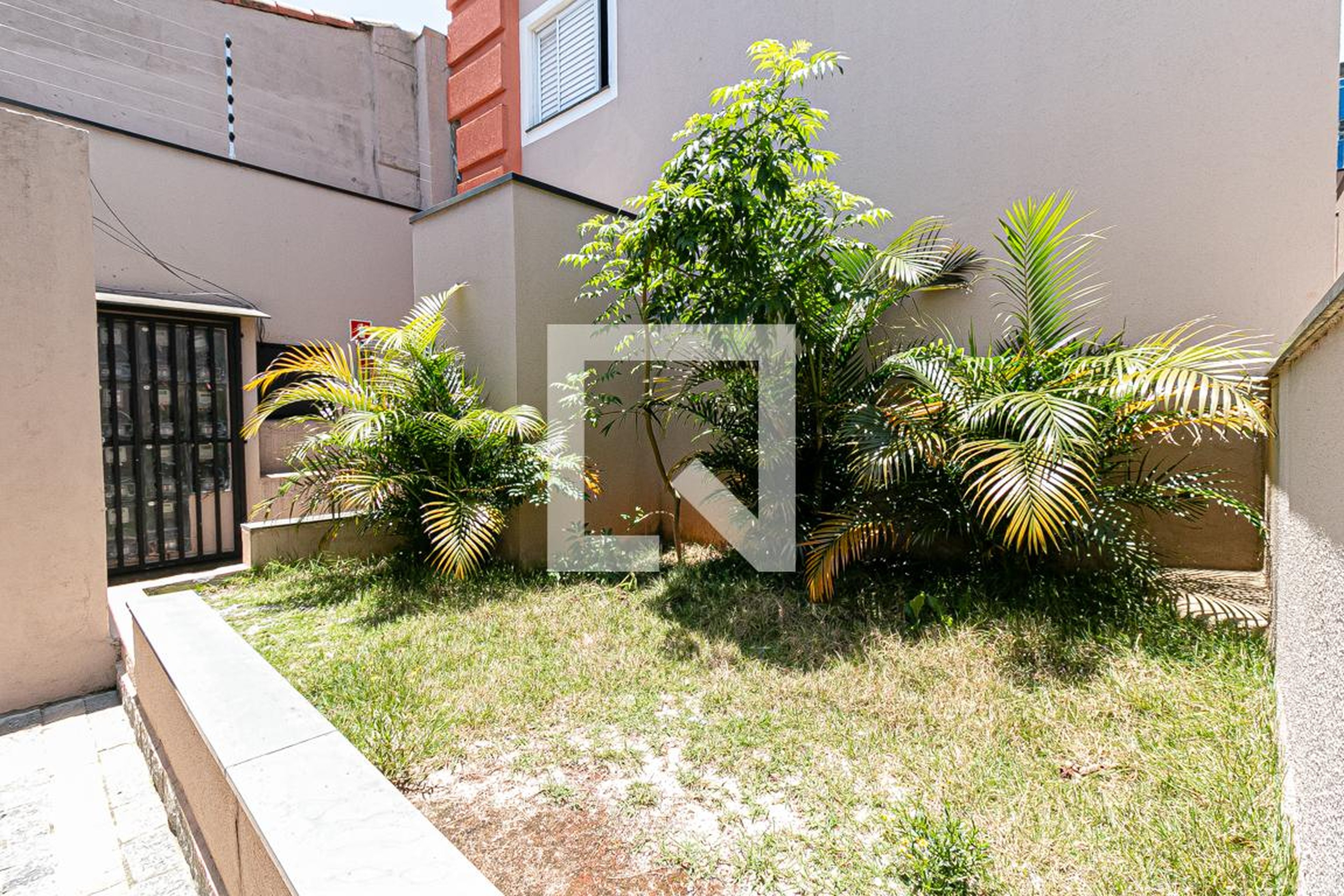 Área externa - Neon II