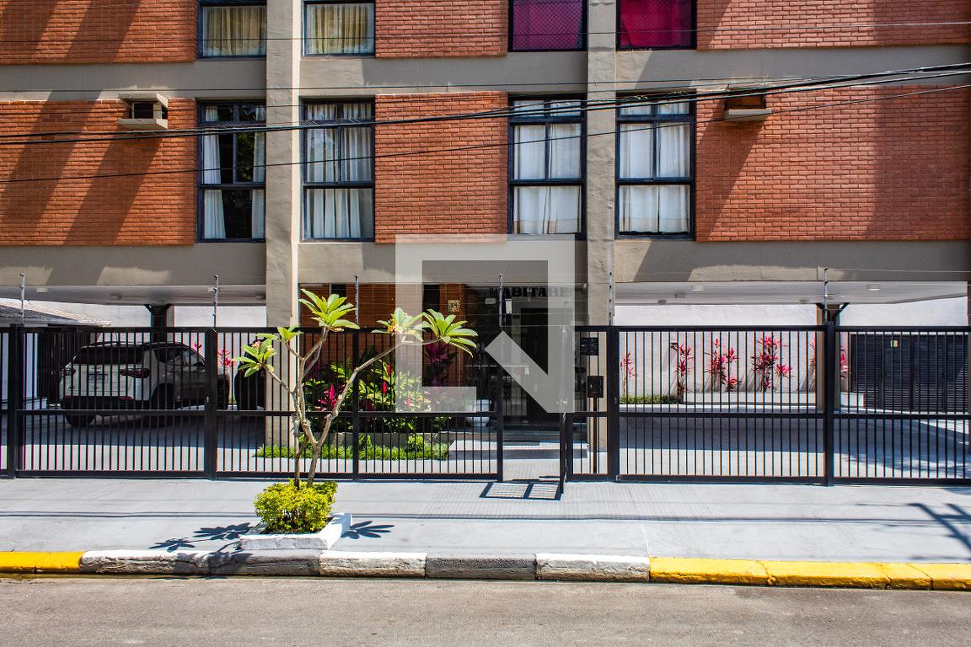 Fachada do Prédio Condomínio em Avenida do Parque, 14